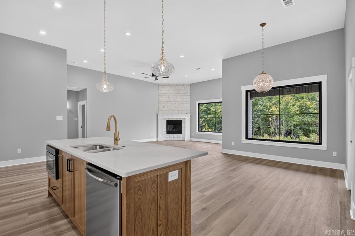 CREEKSIDE - Residential