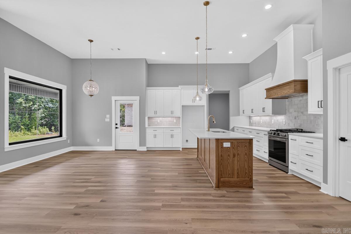 CREEKSIDE - Residential