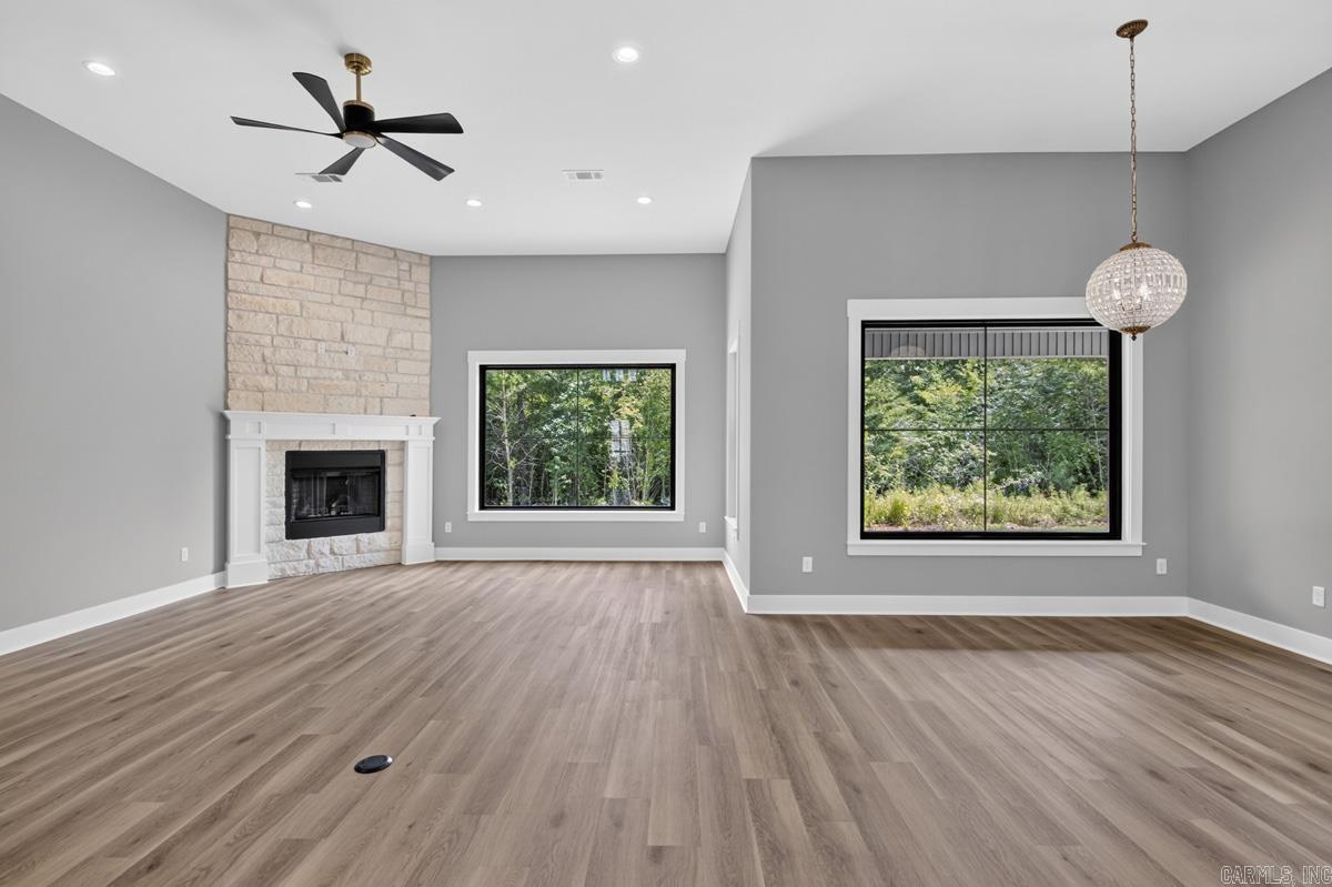 CREEKSIDE - Residential