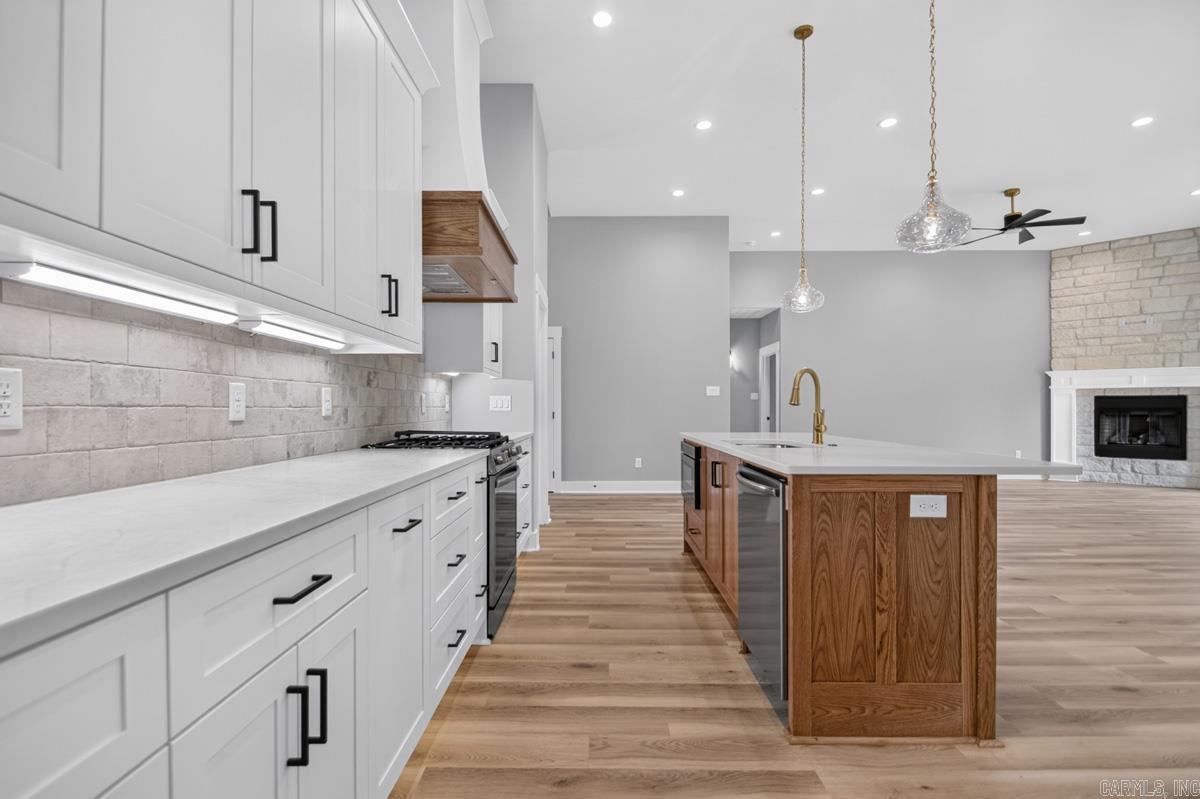 CREEKSIDE - Residential