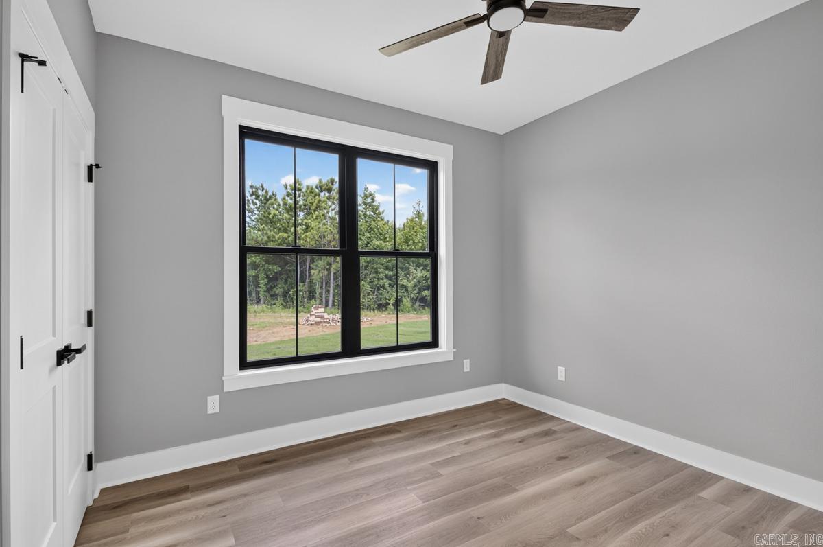 CREEKSIDE - Residential