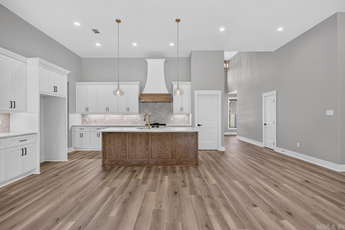 CREEKSIDE - Residential