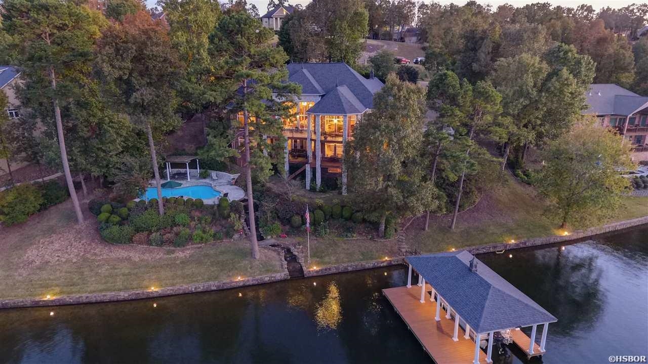 Magnificence perfectly situated on Lake Hamilton with stunning details throughout. Sold before listed.