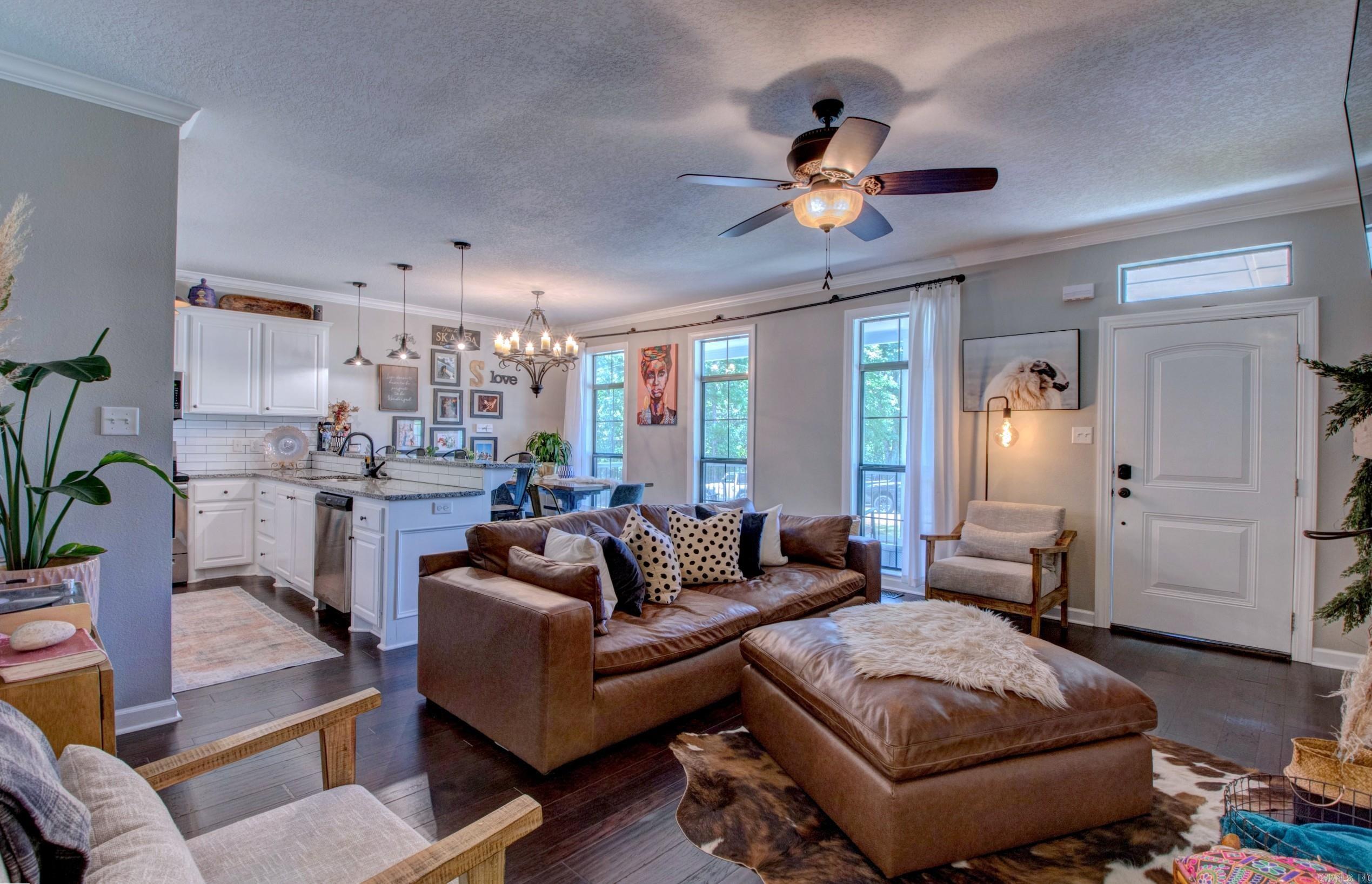 CASTLE VALLEY - Residential