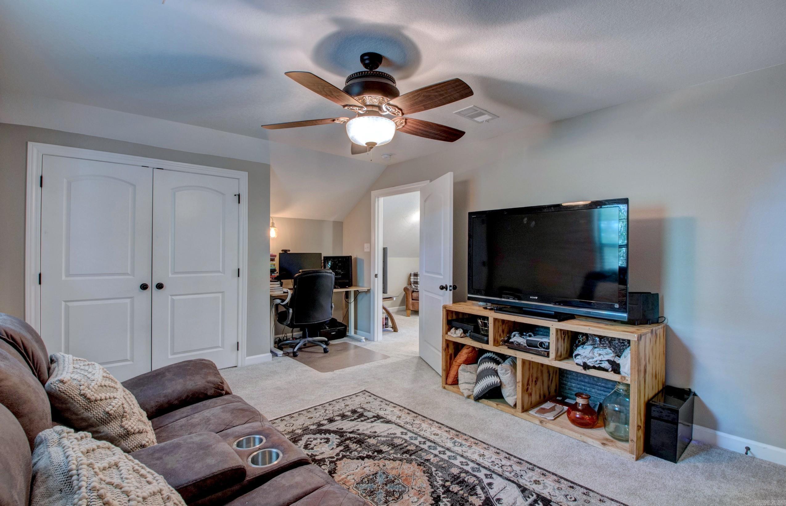 CASTLE VALLEY - Residential
