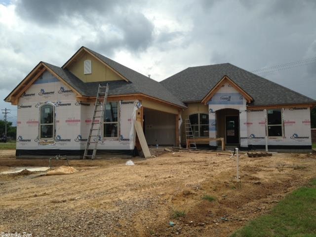 Wonderfully built new construction home located in The Gardens at Southridge.  Home features an open floor plan with 3 bedrooms and 2 bathrooms, office/study/dining area, side load garage and a covered backporch.  Interior features are granite counter tops throughout and large laundry room.  Monthly POA fees include lawn maintenance.  Call for more information today!