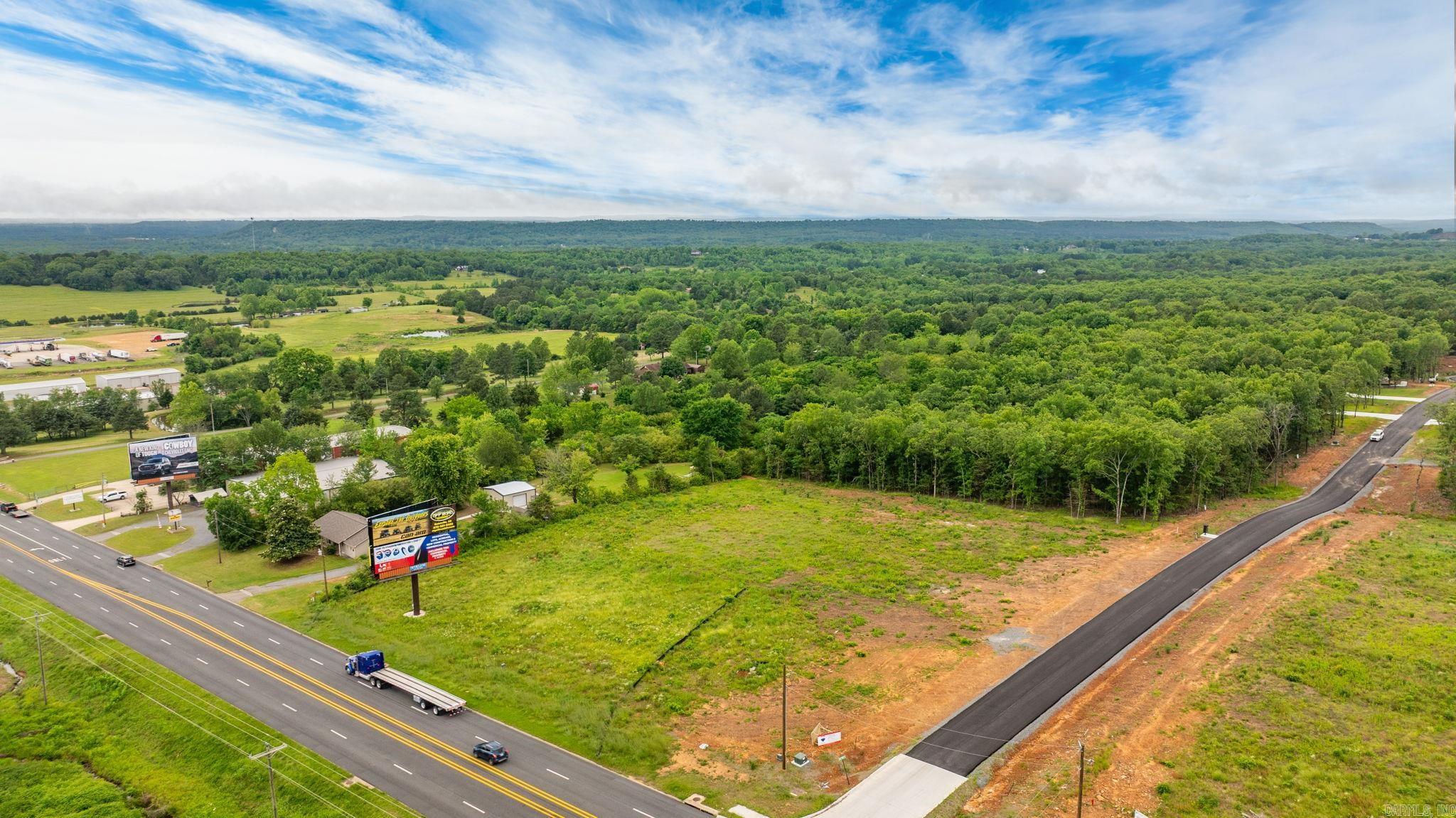 ULES WATSON PLACE - Commercial Sale