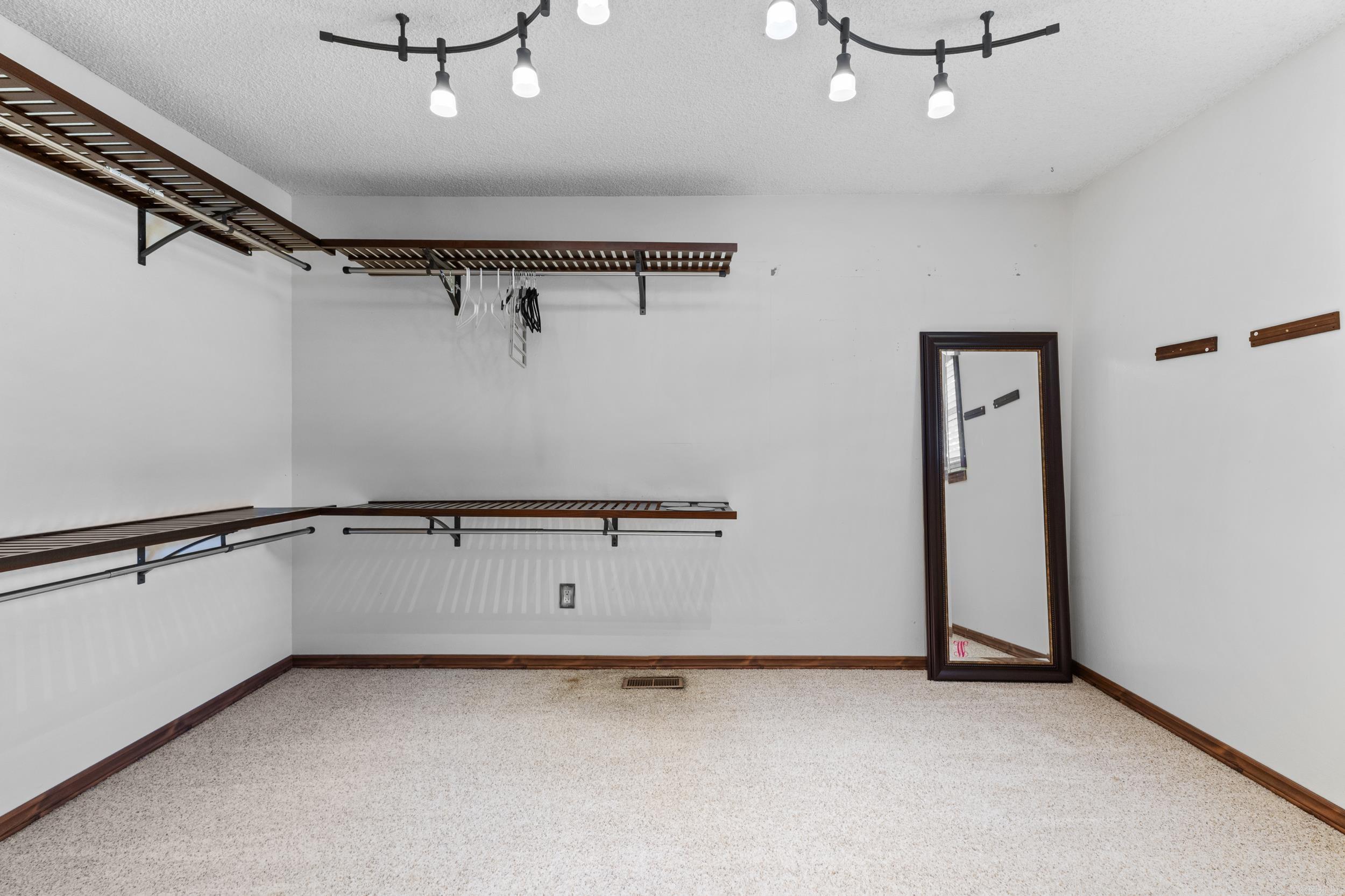 HERITAGE EST - Residential