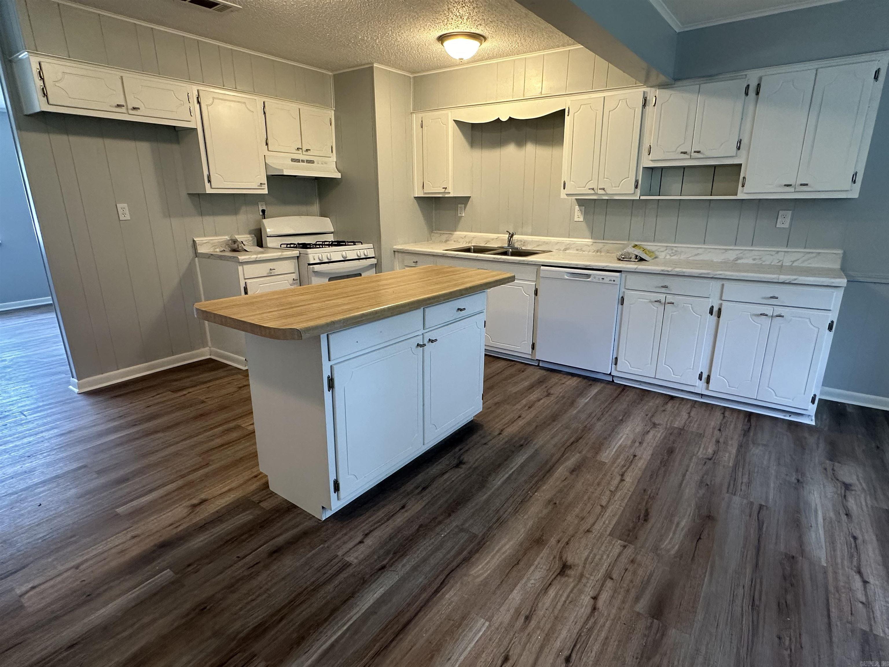 Shannon Hills - Residential Lease