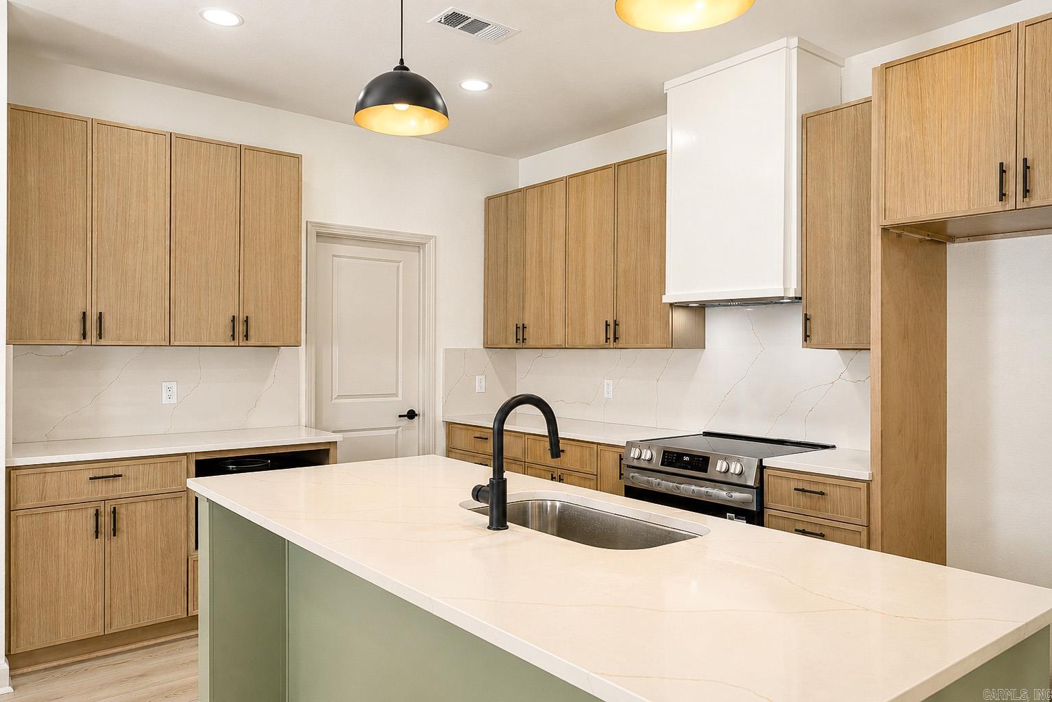 REGAL OAKS - Residential