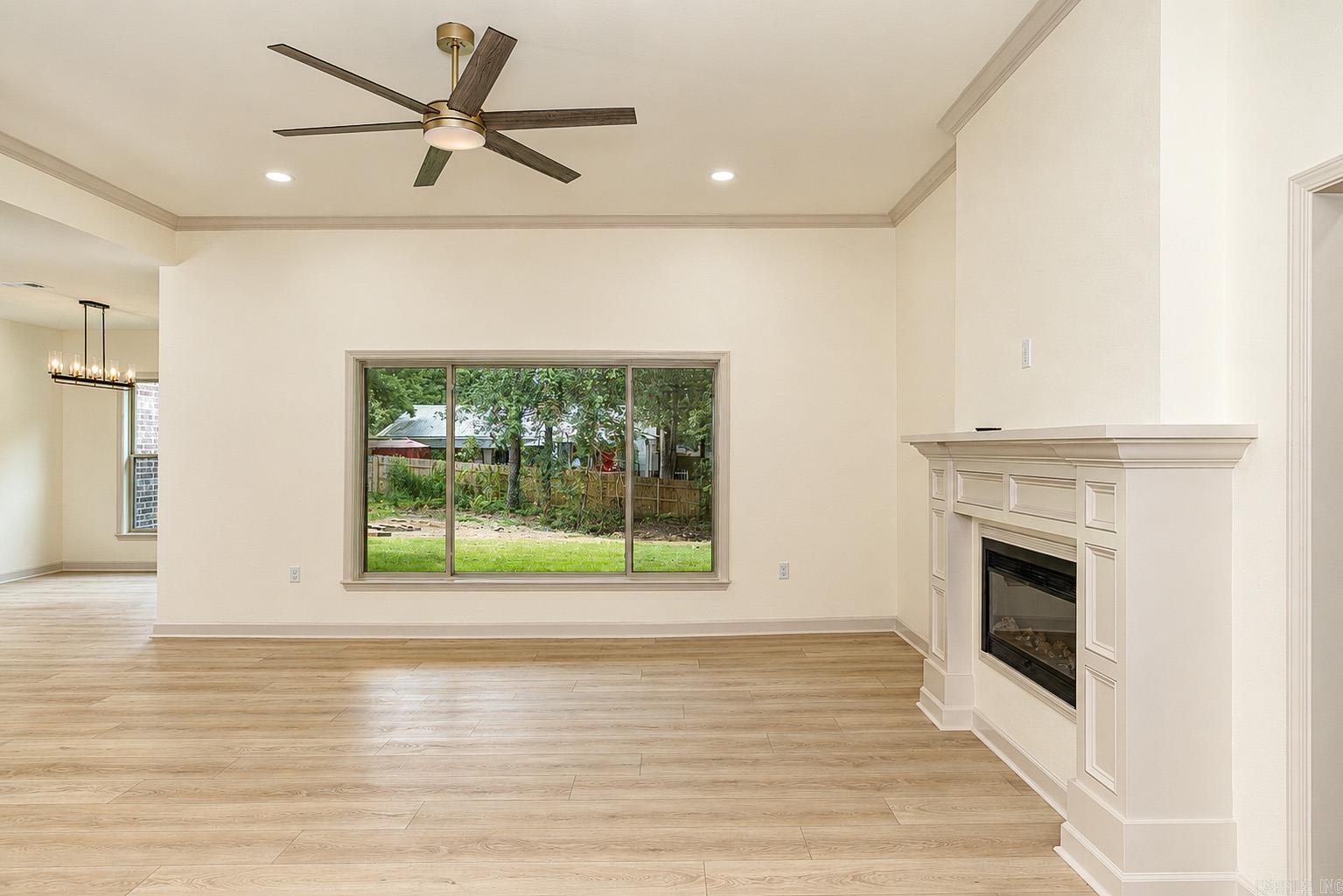 REGAL OAKS - Residential