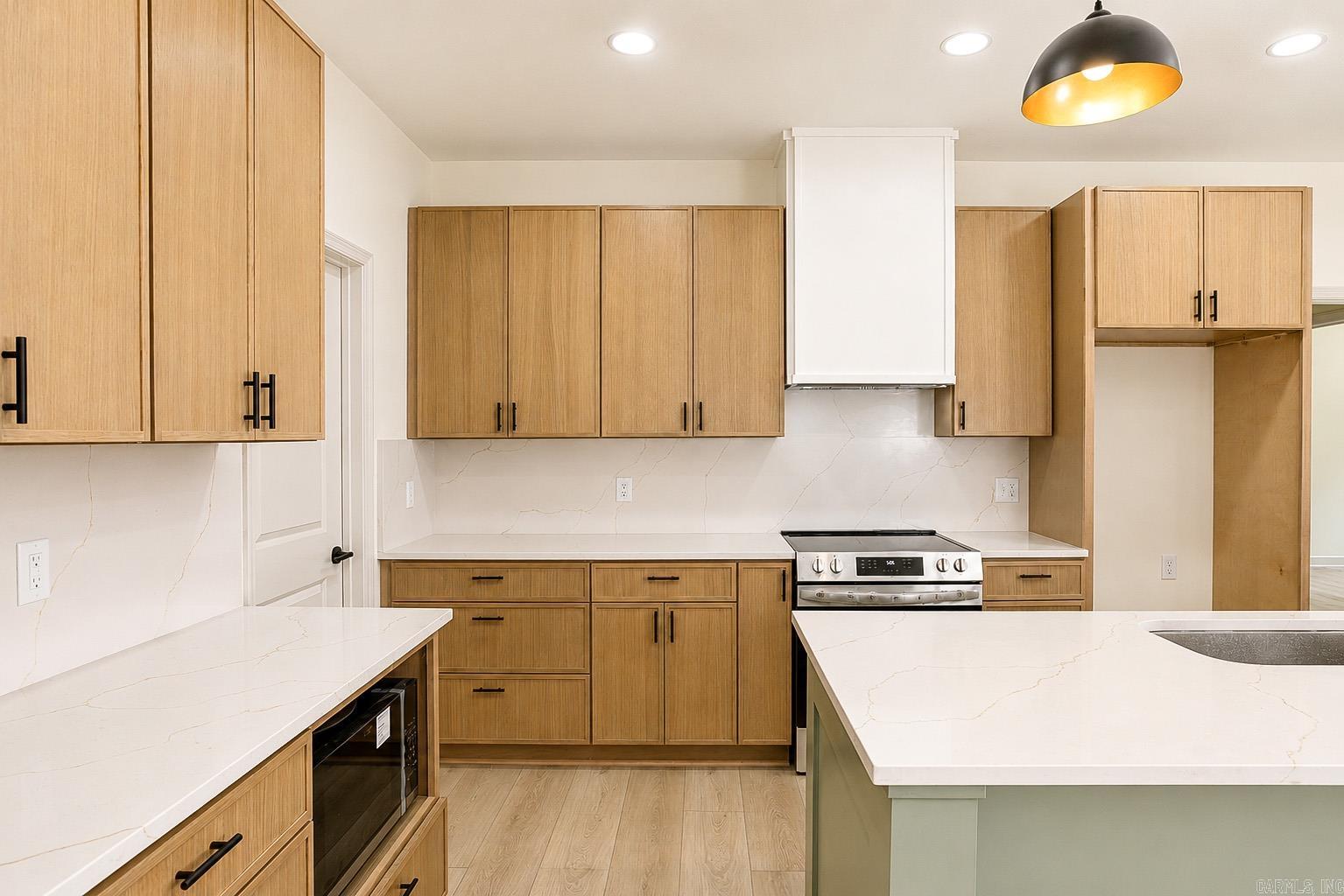 REGAL OAKS - Residential