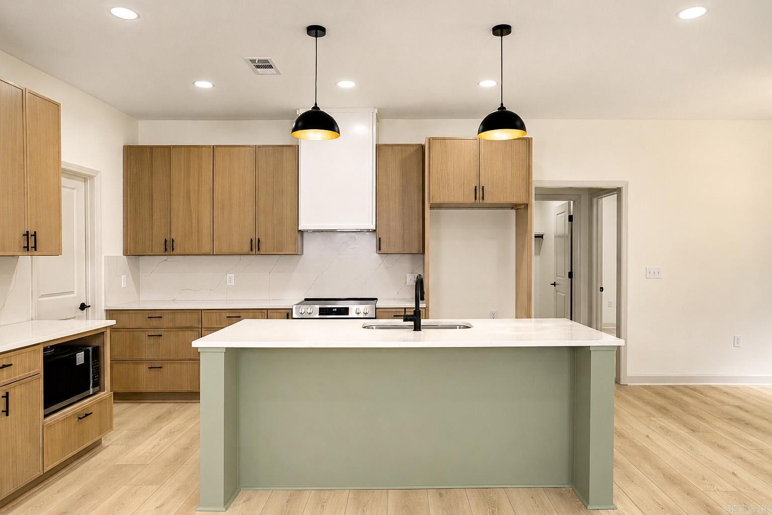 REGAL OAKS - Residential