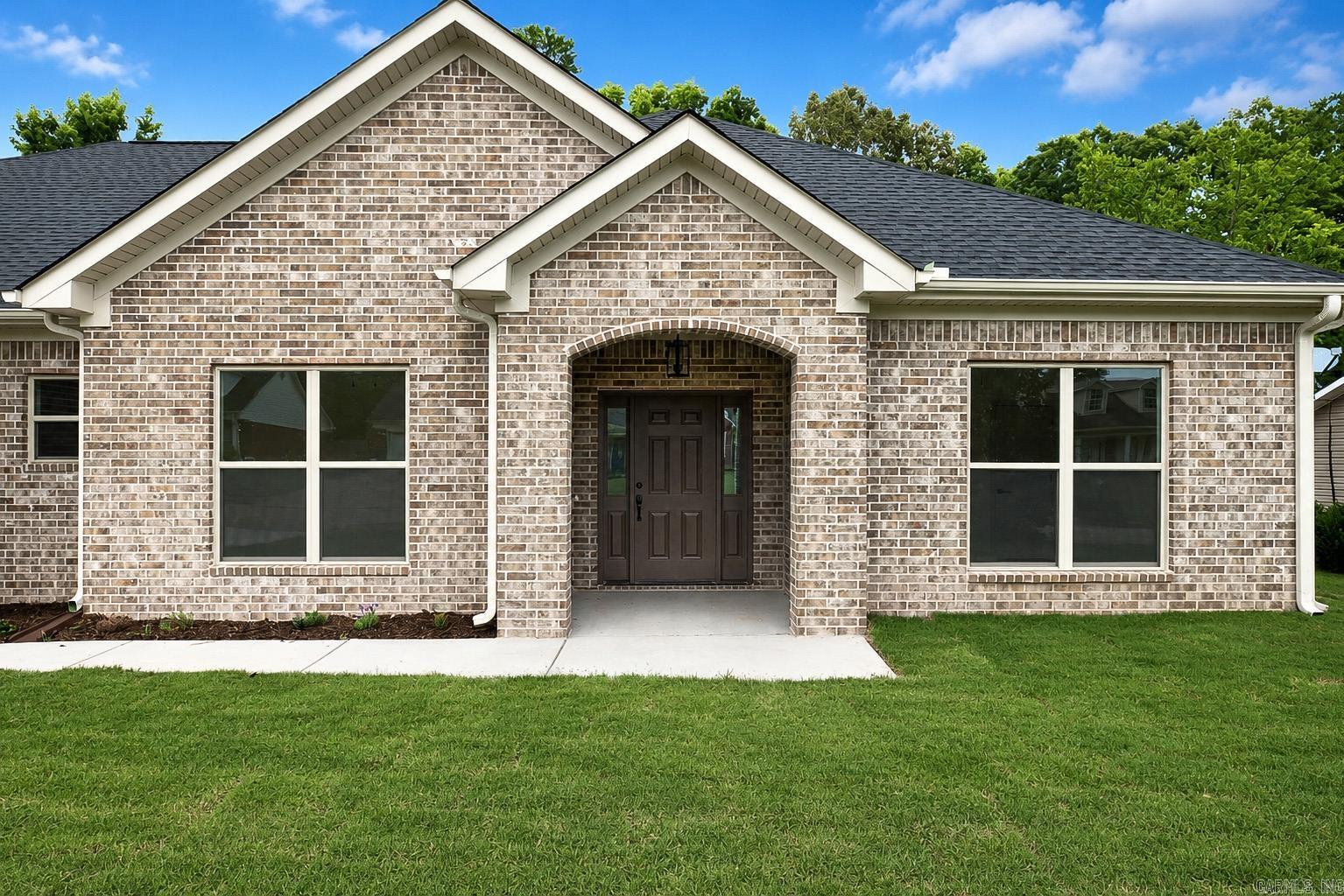 REGAL OAKS - Residential