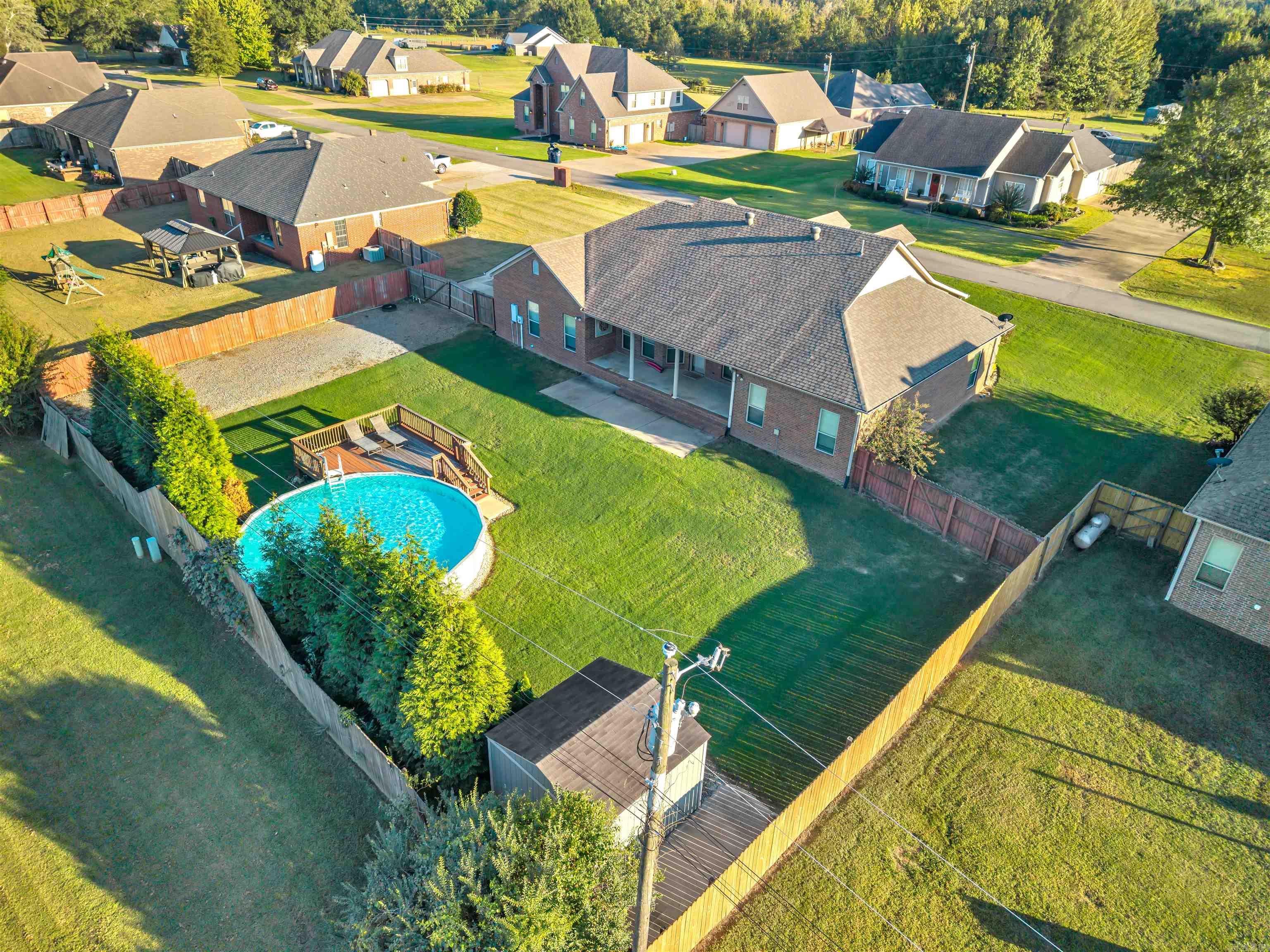 ROLLING HILLS - Residential