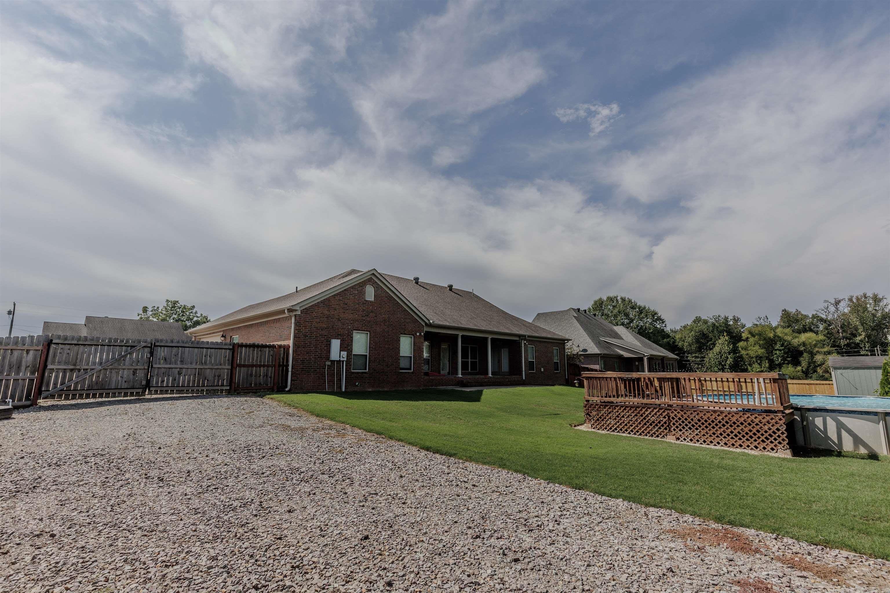 ROLLING HILLS - Residential