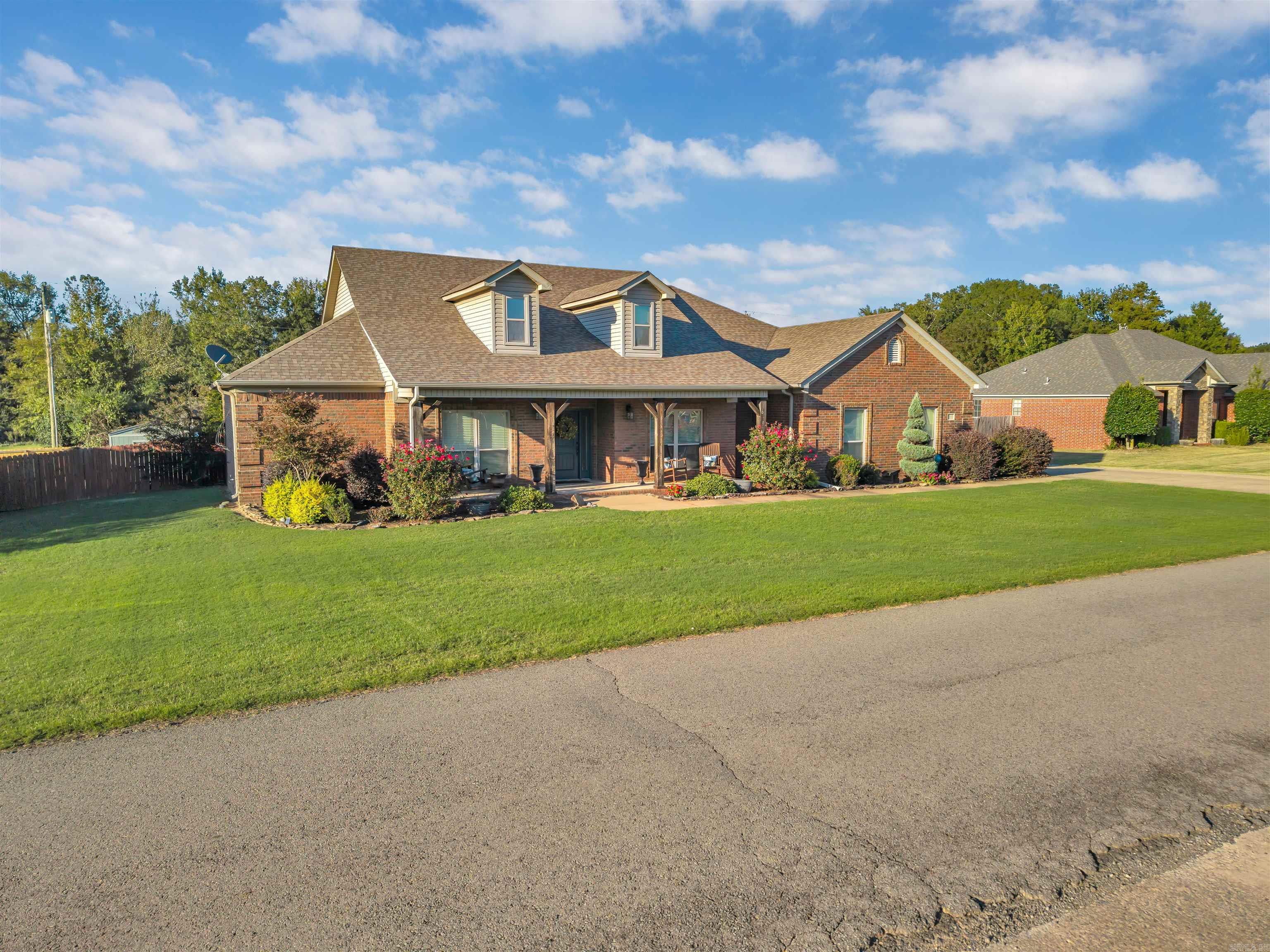 ROLLING HILLS - Residential