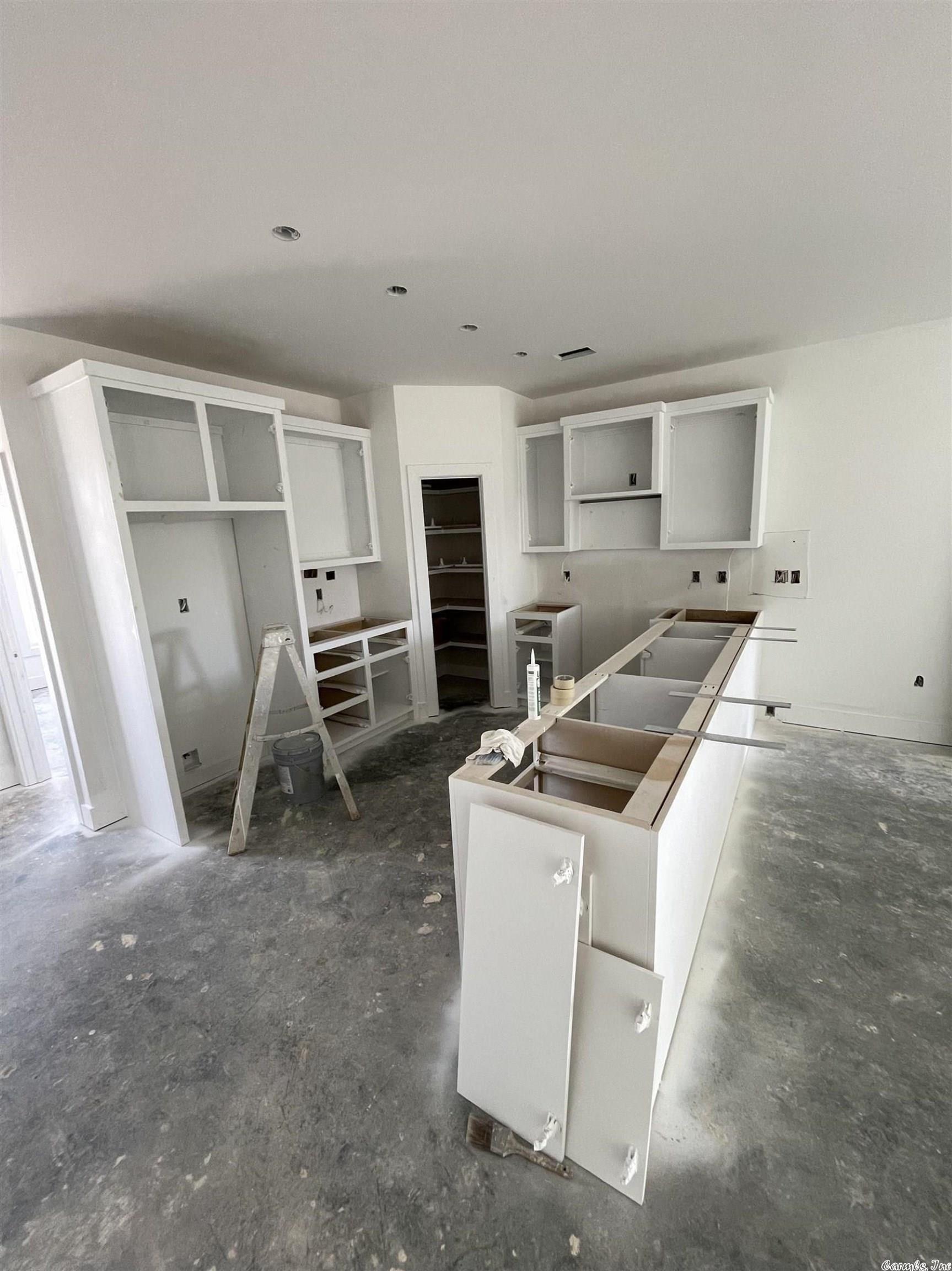 MIDTOWN BRYANT - Residential