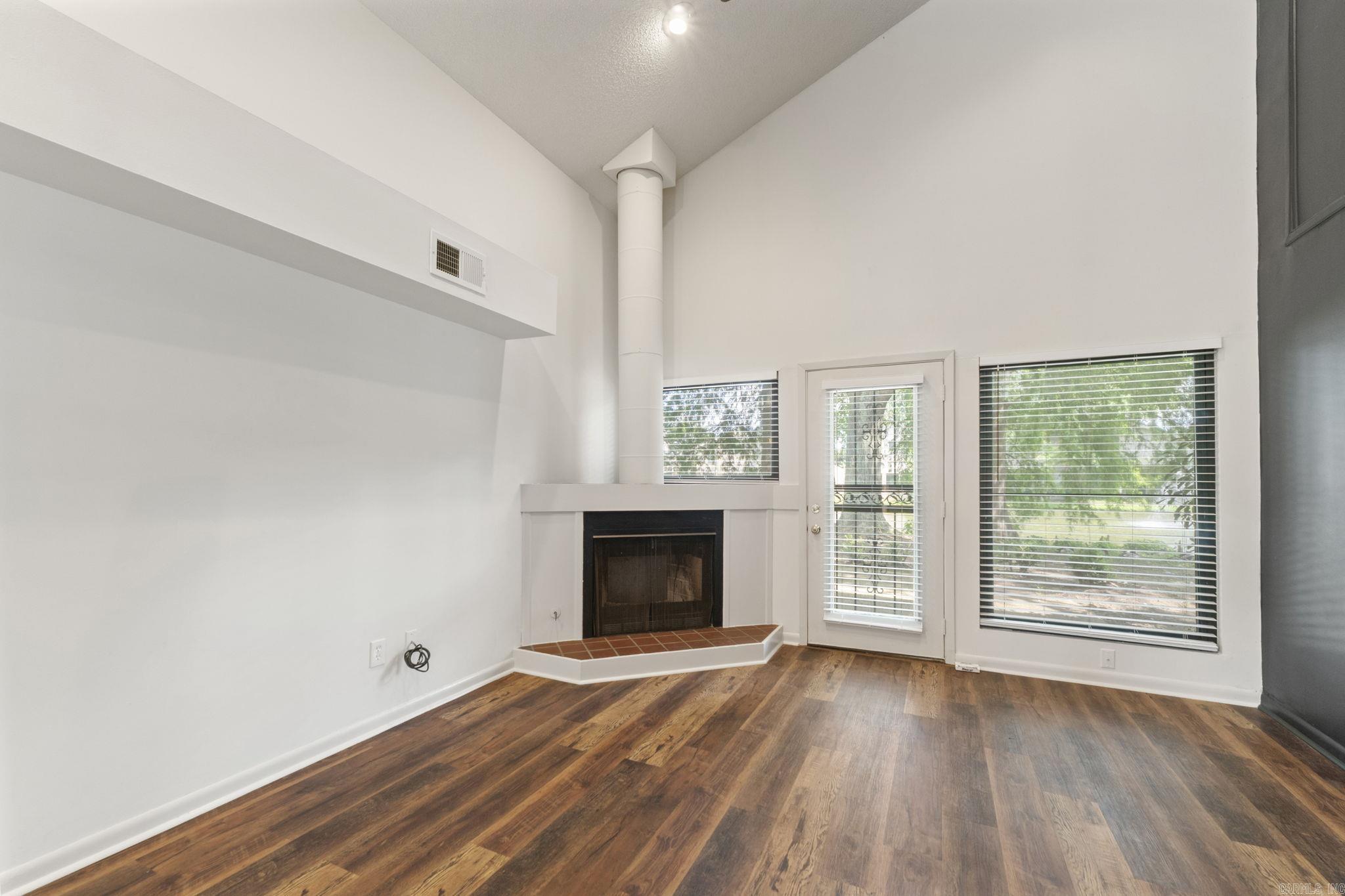 ROUND RIVER HPR - Residential