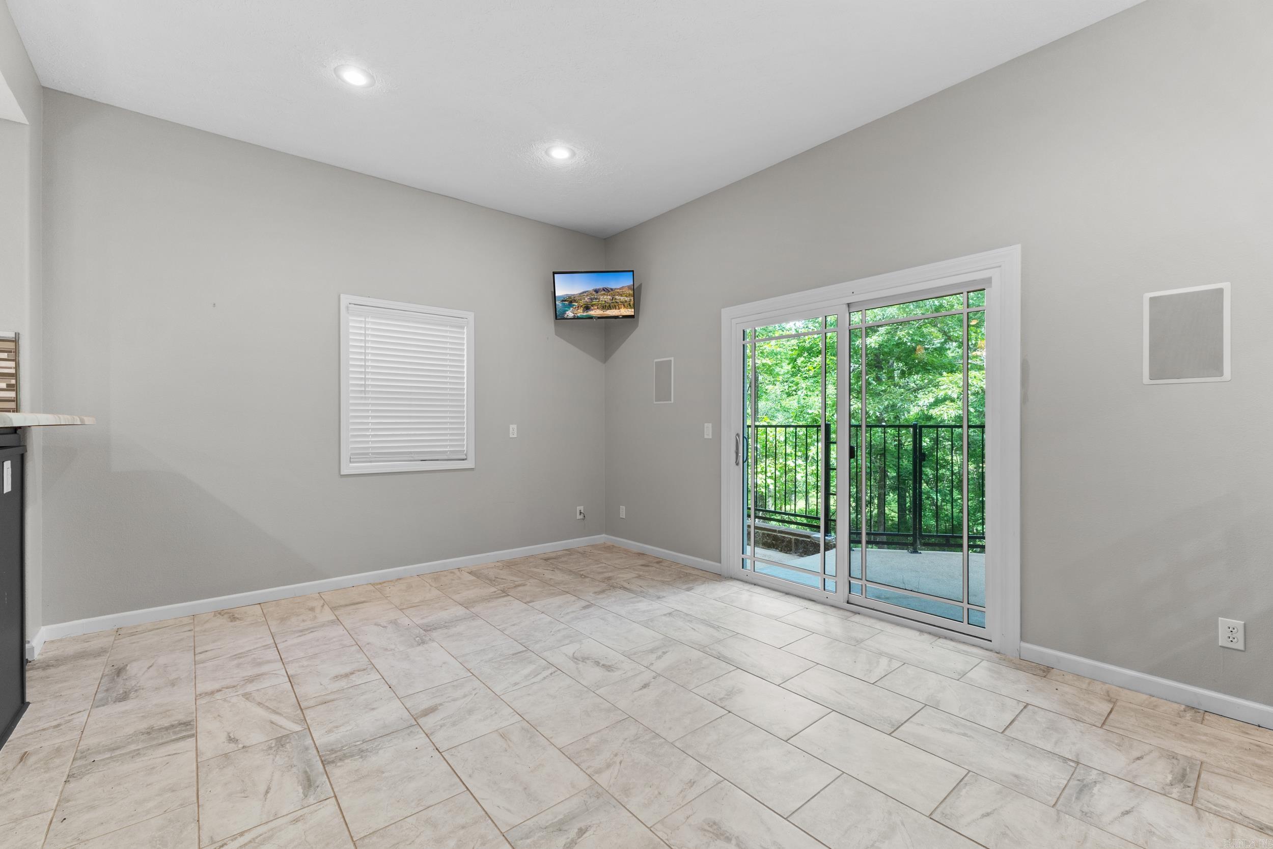 PEBBLE CREEK - Residential