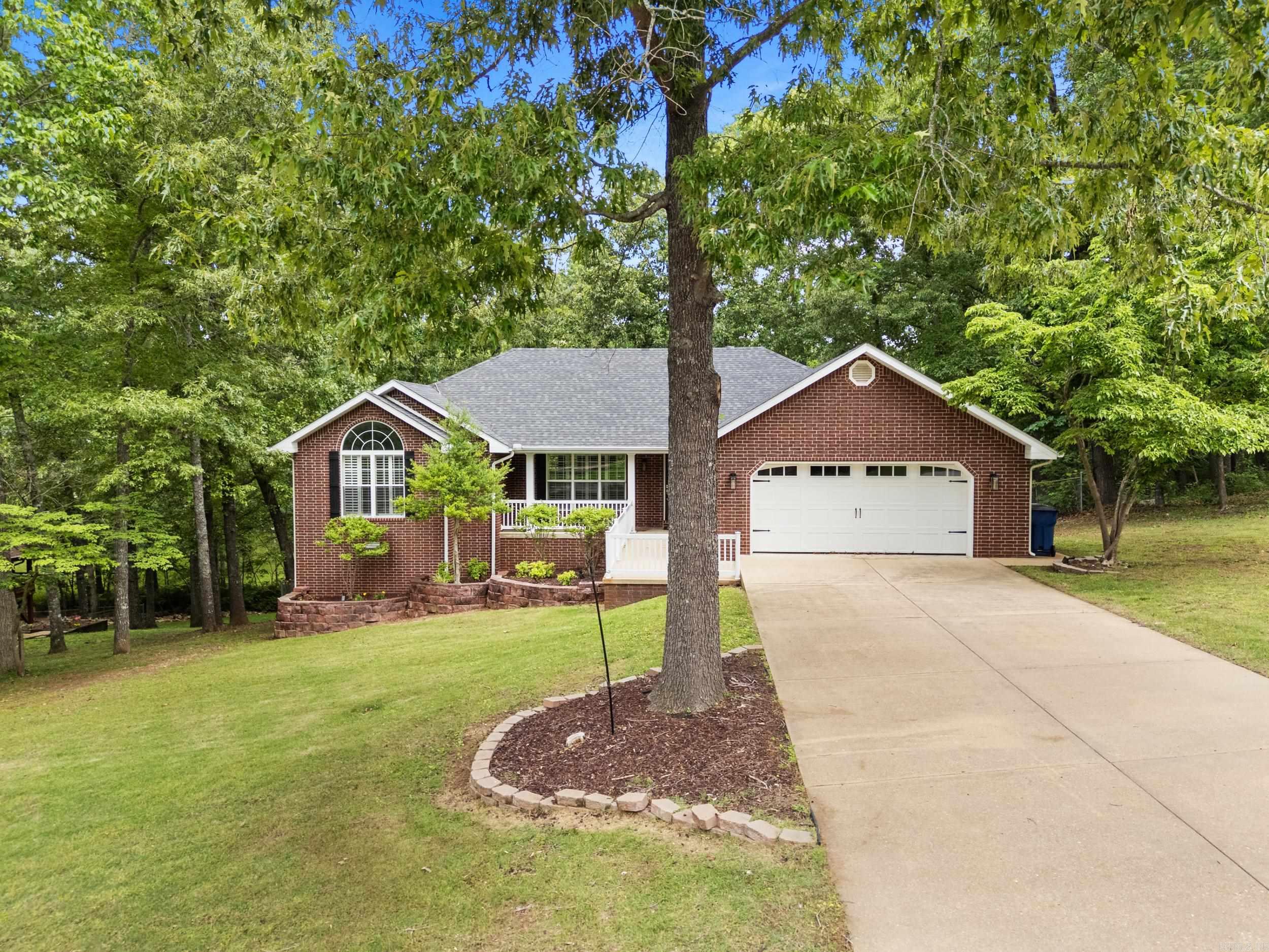 PEBBLE CREEK - Residential