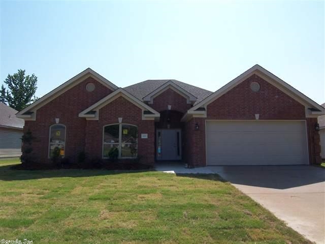 Beautiful home with pool.  This house has hardwoods in the great room and master and tile in all wet areas.  Tile counter tops with tumble marble black splash. Furniture style vanities in the bathrooms with granite counter tops.  Maple cabinets in the kitchen.  Just beautiful and ready for you to call home.   OCCUPIED MUST HAVE APPOINTMENT!  Pictures shown are prior to house being OCCUPIED!    Must call listing office to show.
