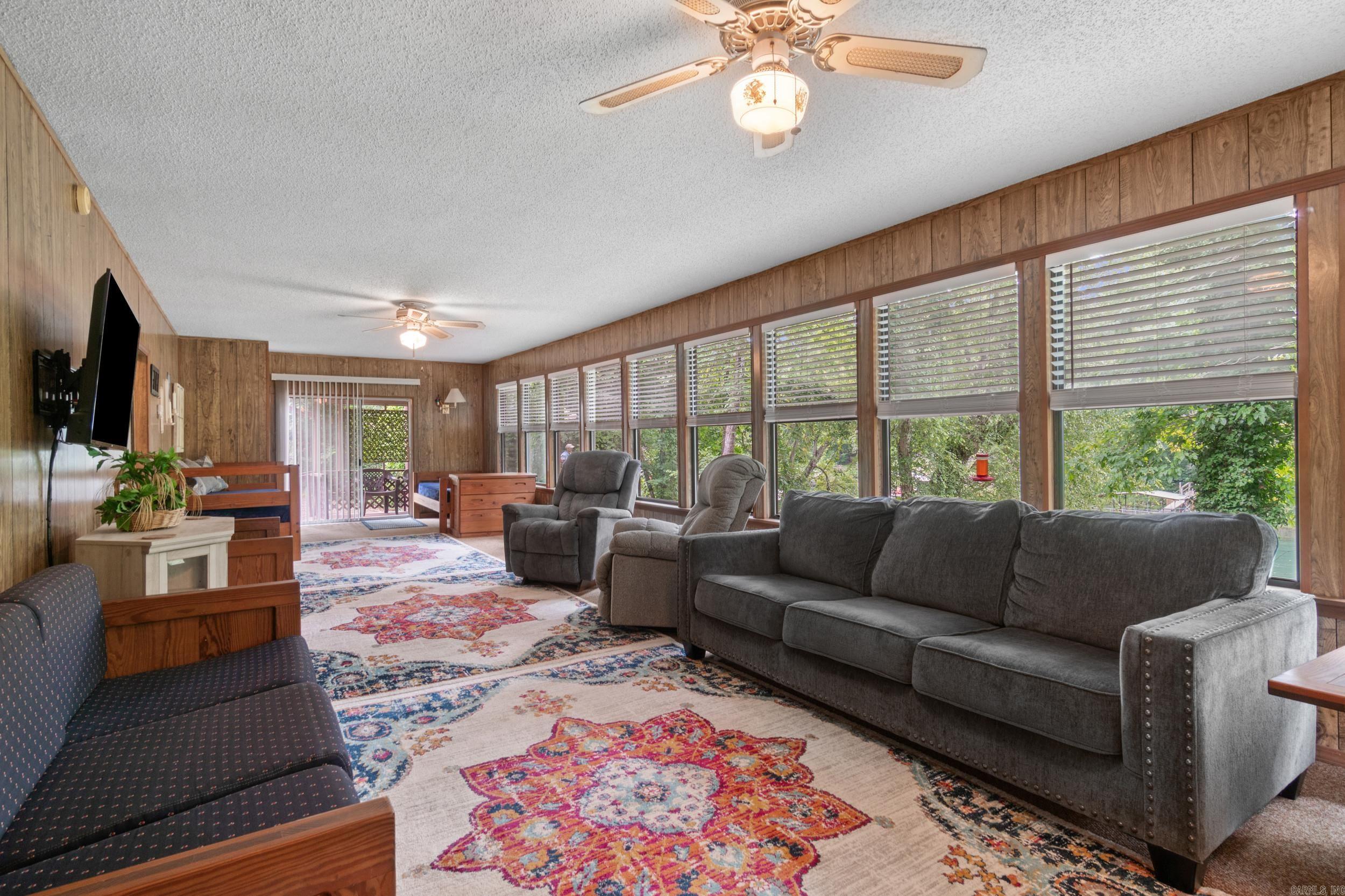 LITTLE DUNHAM - Residential