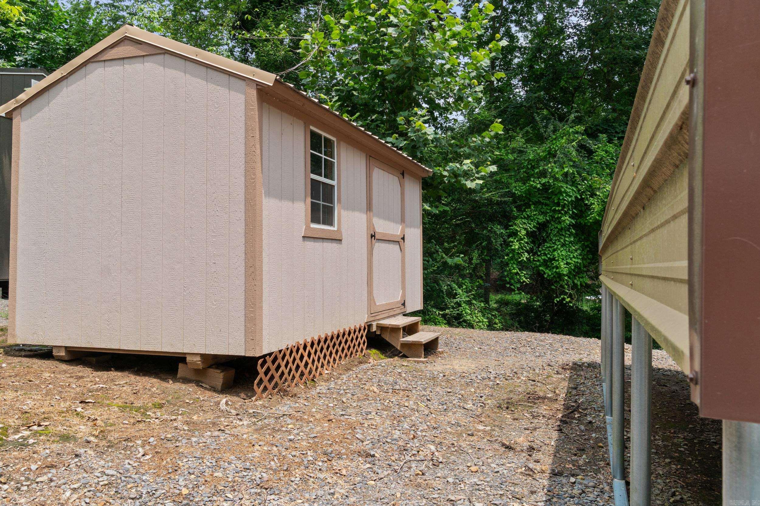 LITTLE DUNHAM - Residential