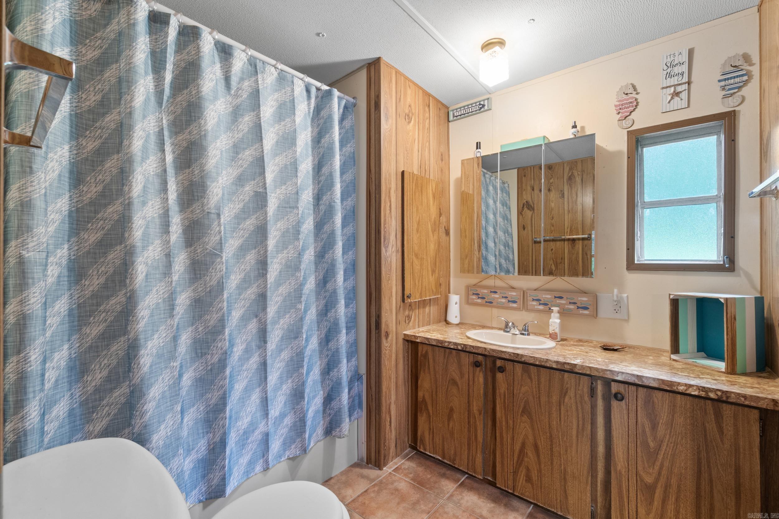 LITTLE DUNHAM - Residential