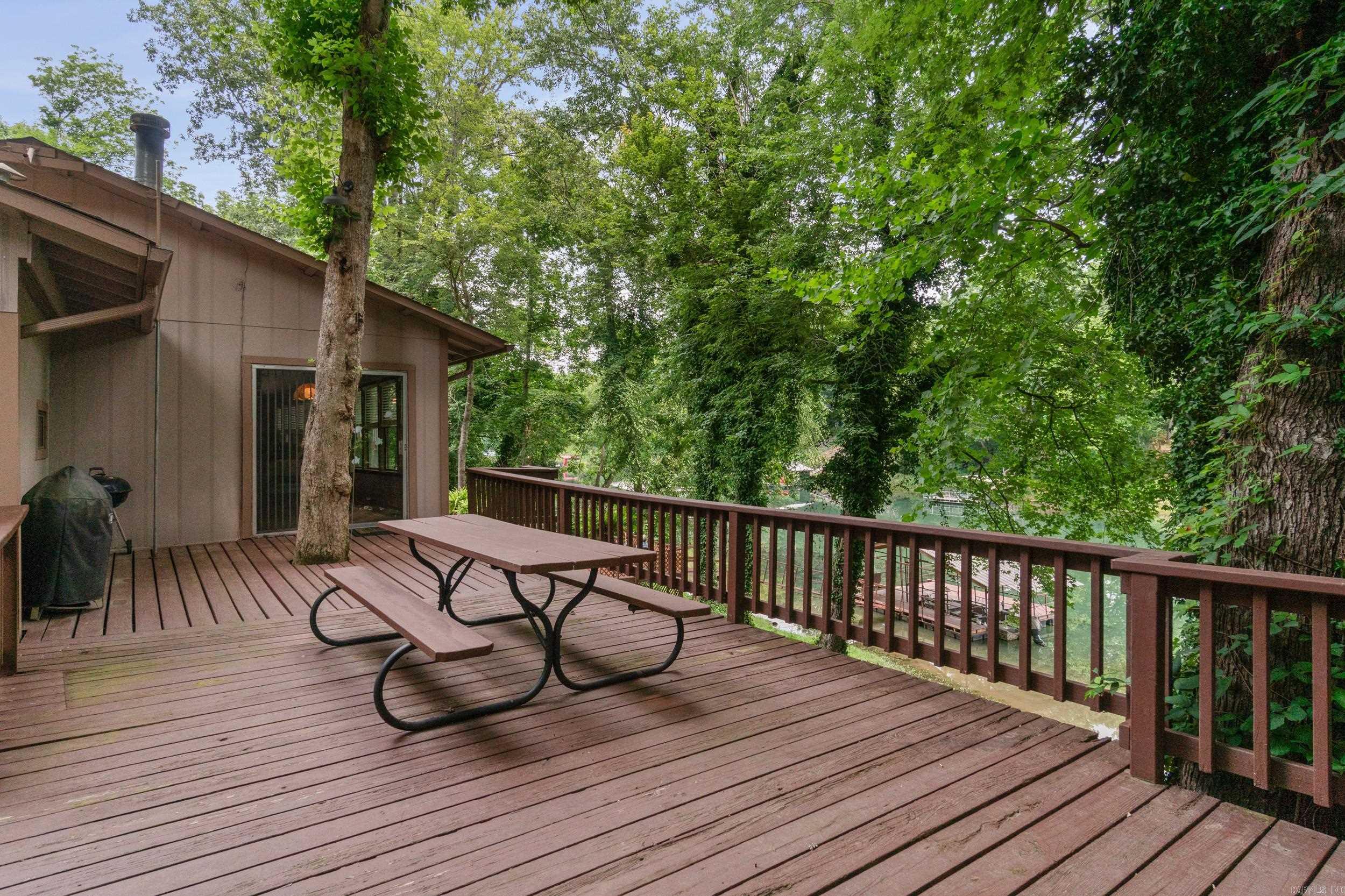 LITTLE DUNHAM - Residential