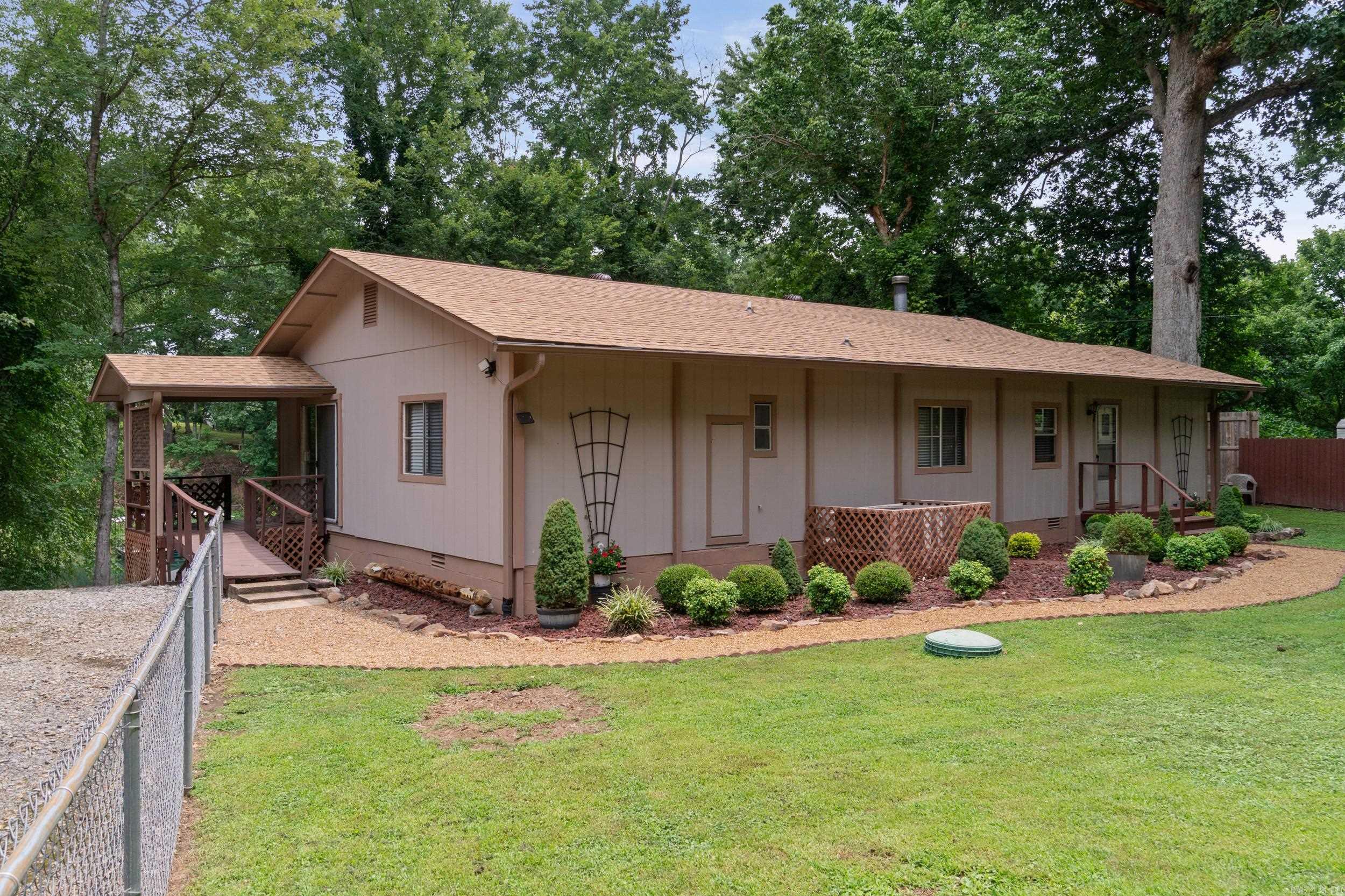 LITTLE DUNHAM - Residential