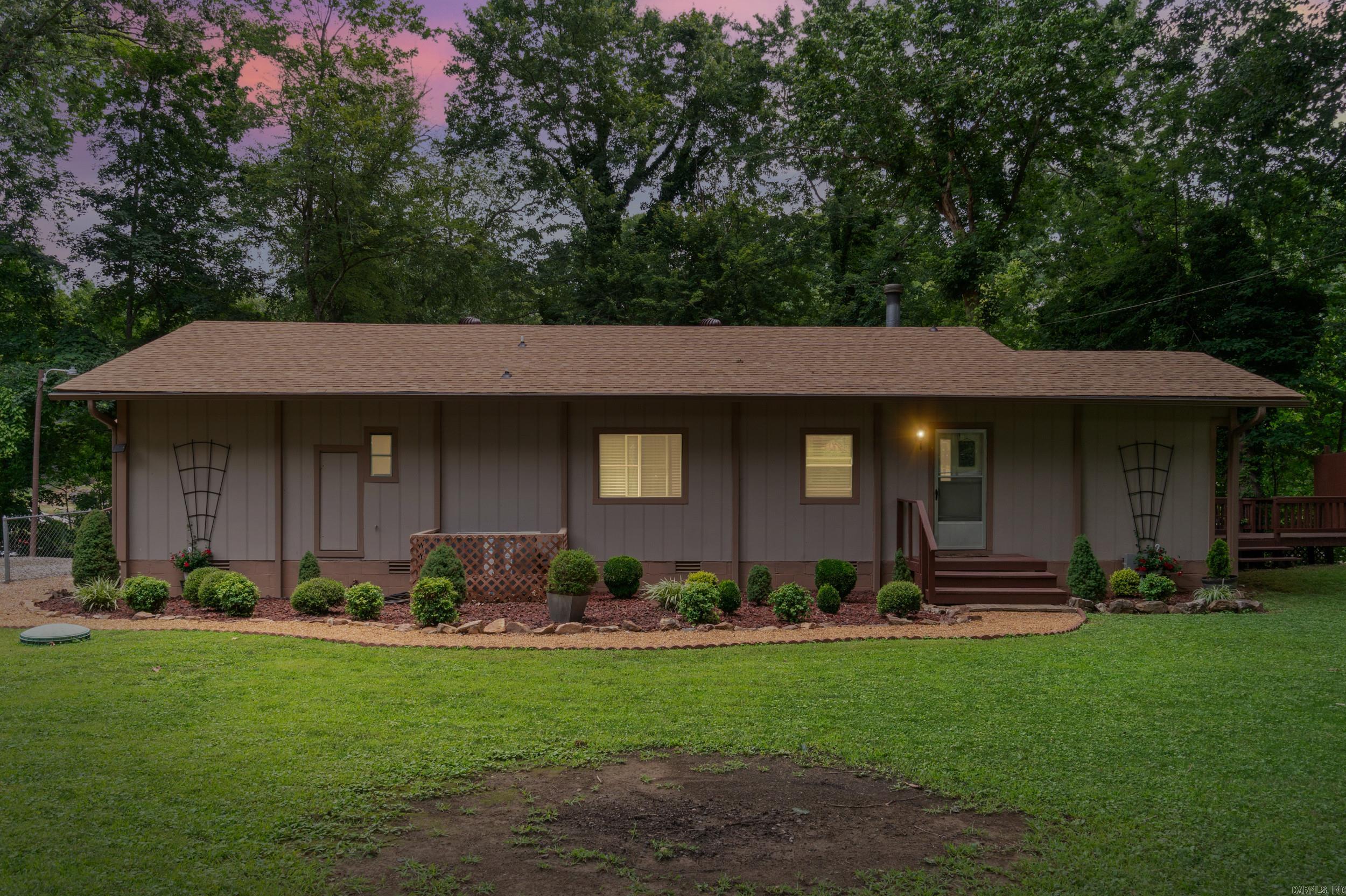 LITTLE DUNHAM - Residential