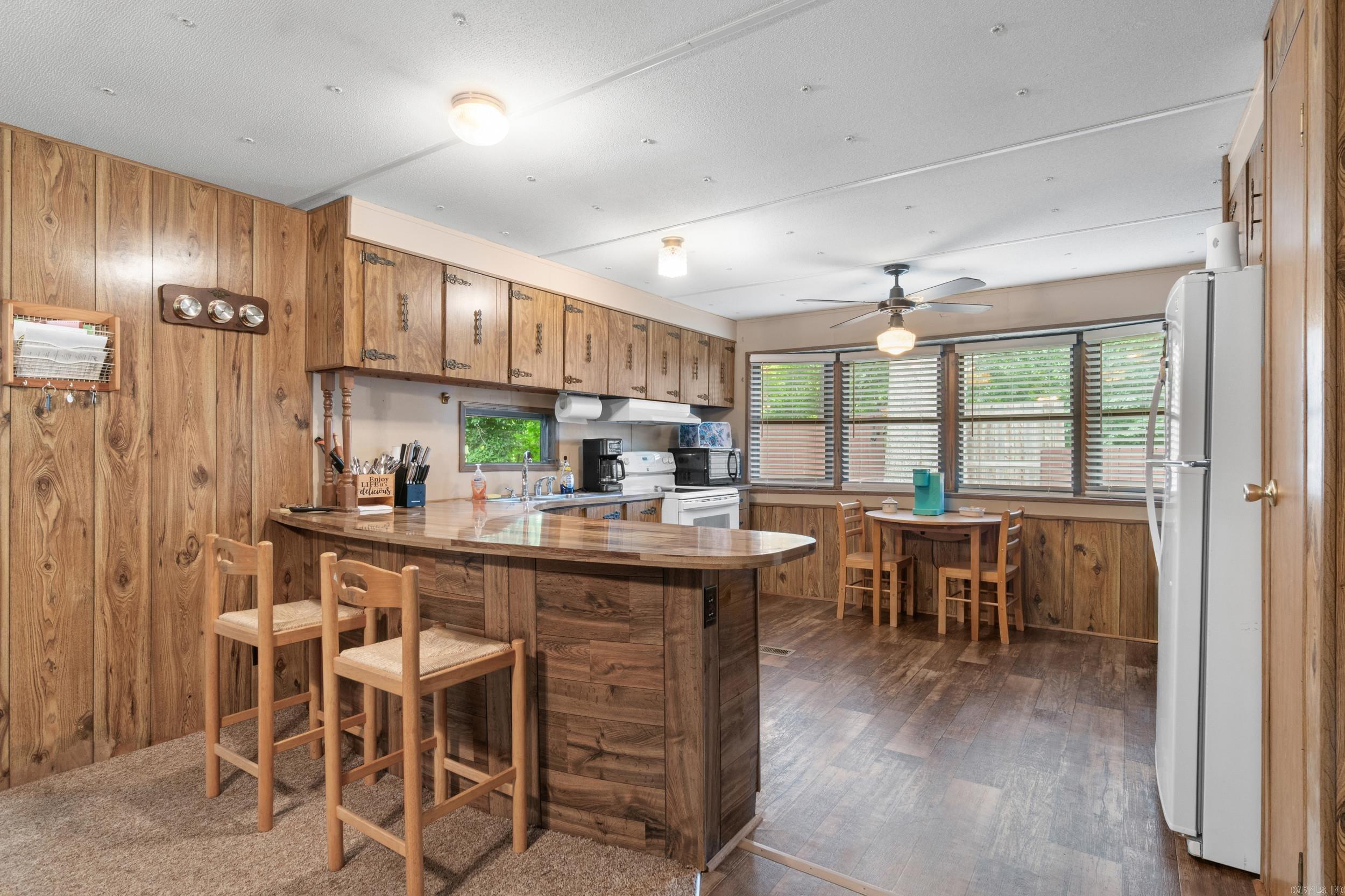 LITTLE DUNHAM - Residential