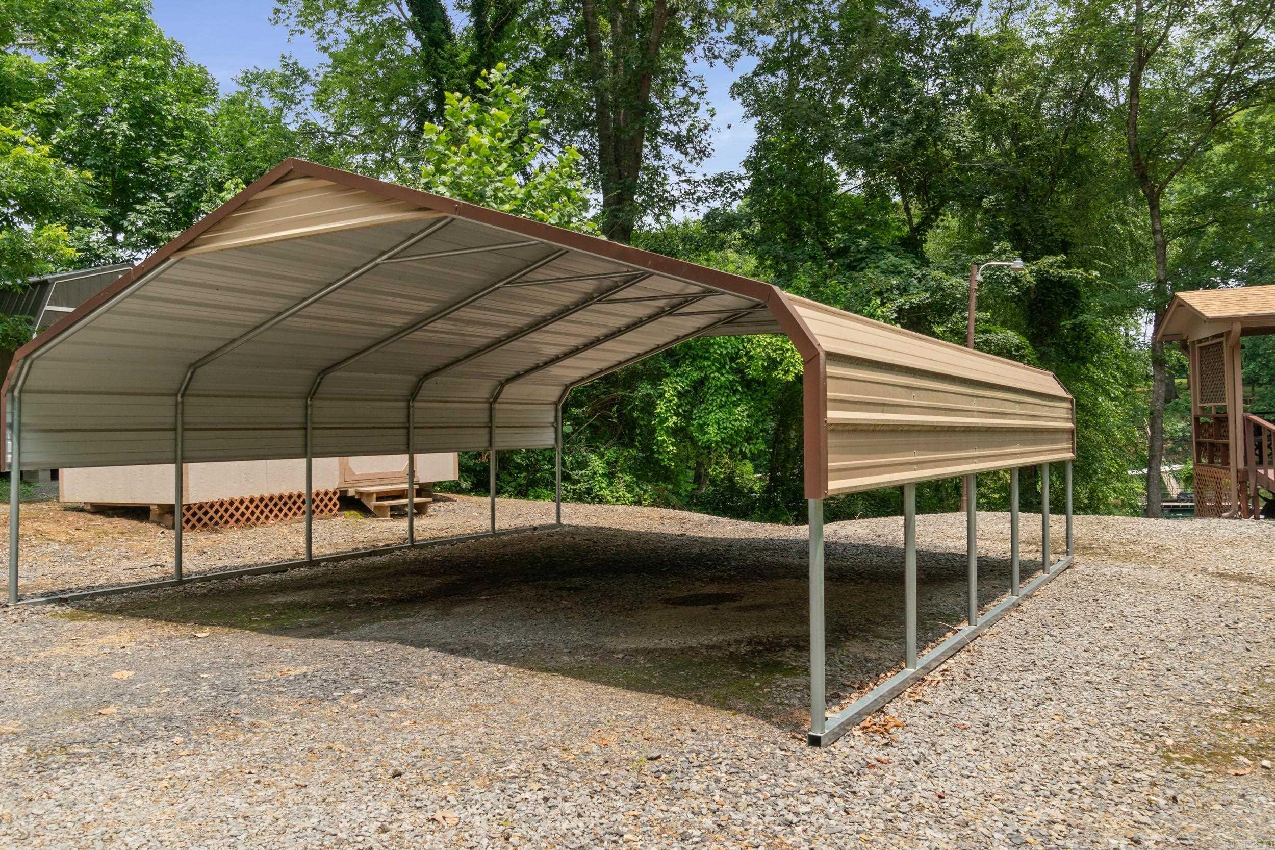 LITTLE DUNHAM - Residential