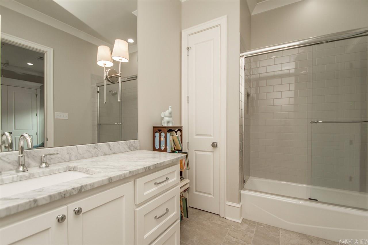 NEWTONS - Residential