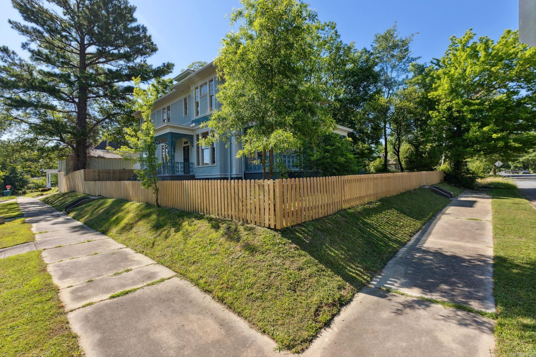 OAK TERRACE - Residential