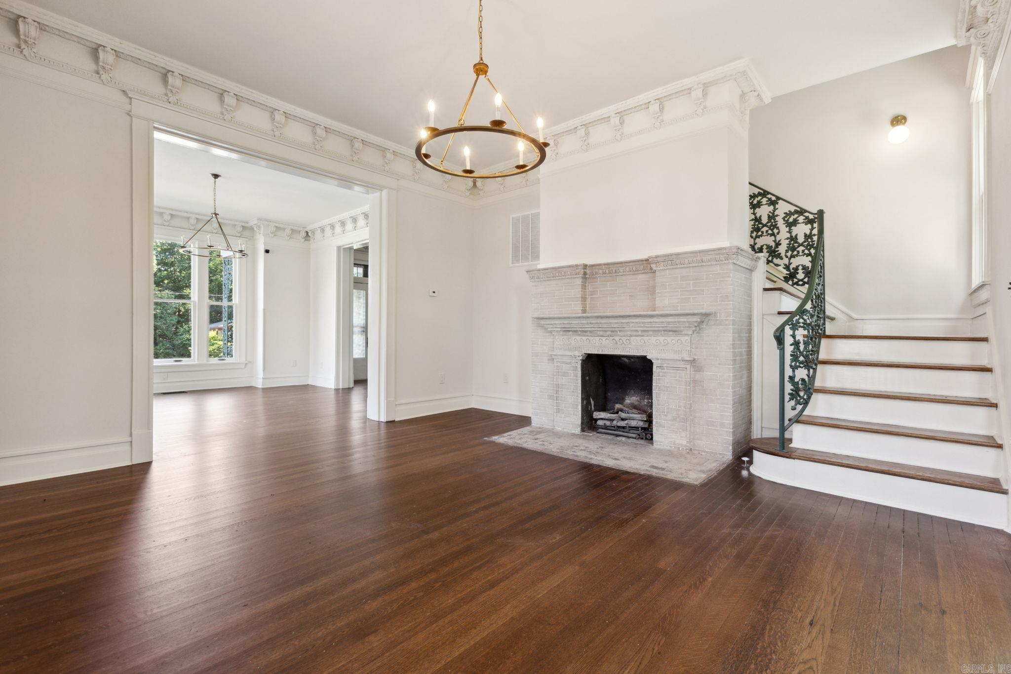 OAK TERRACE - Residential