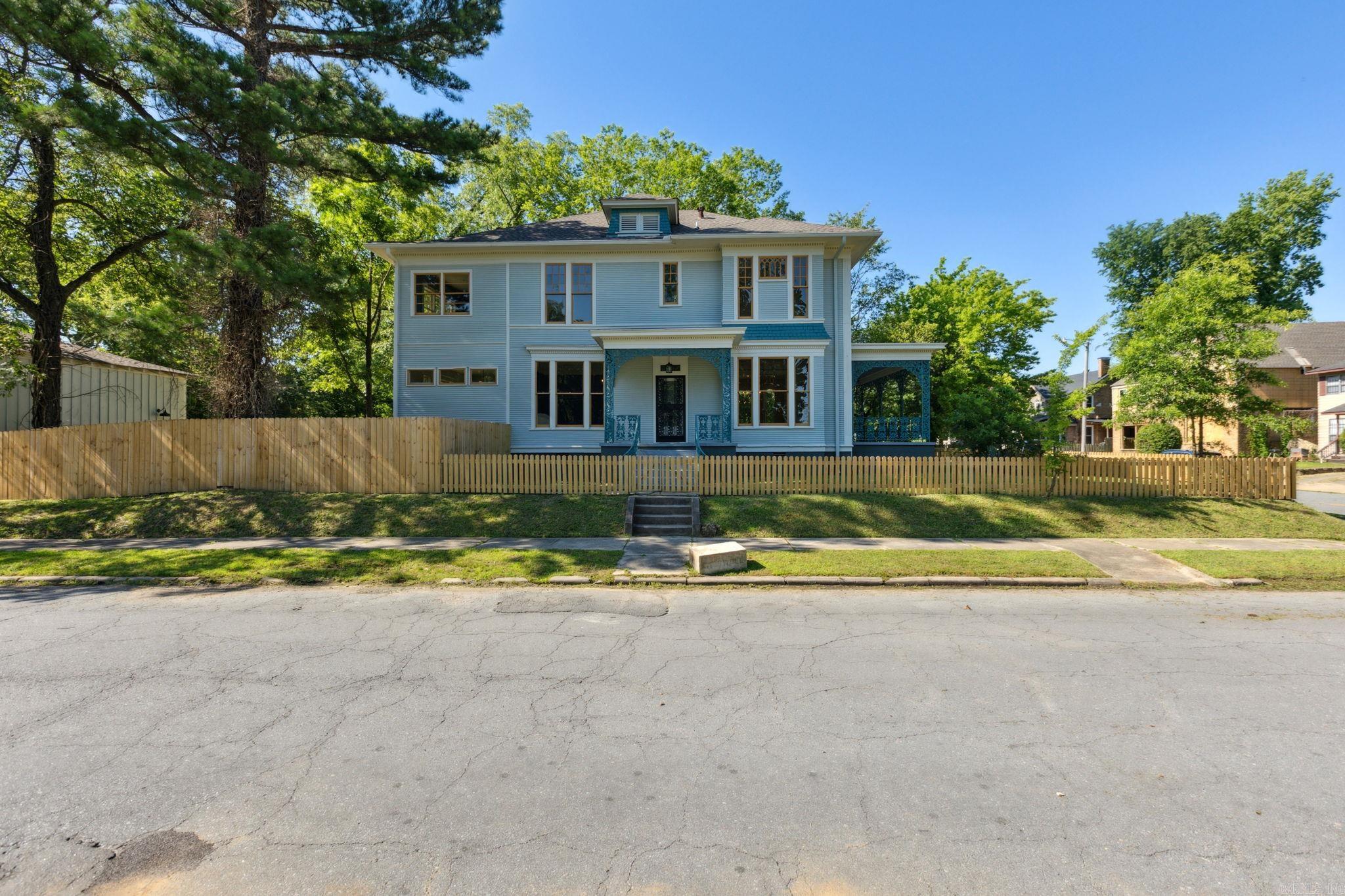 OAK TERRACE - Residential