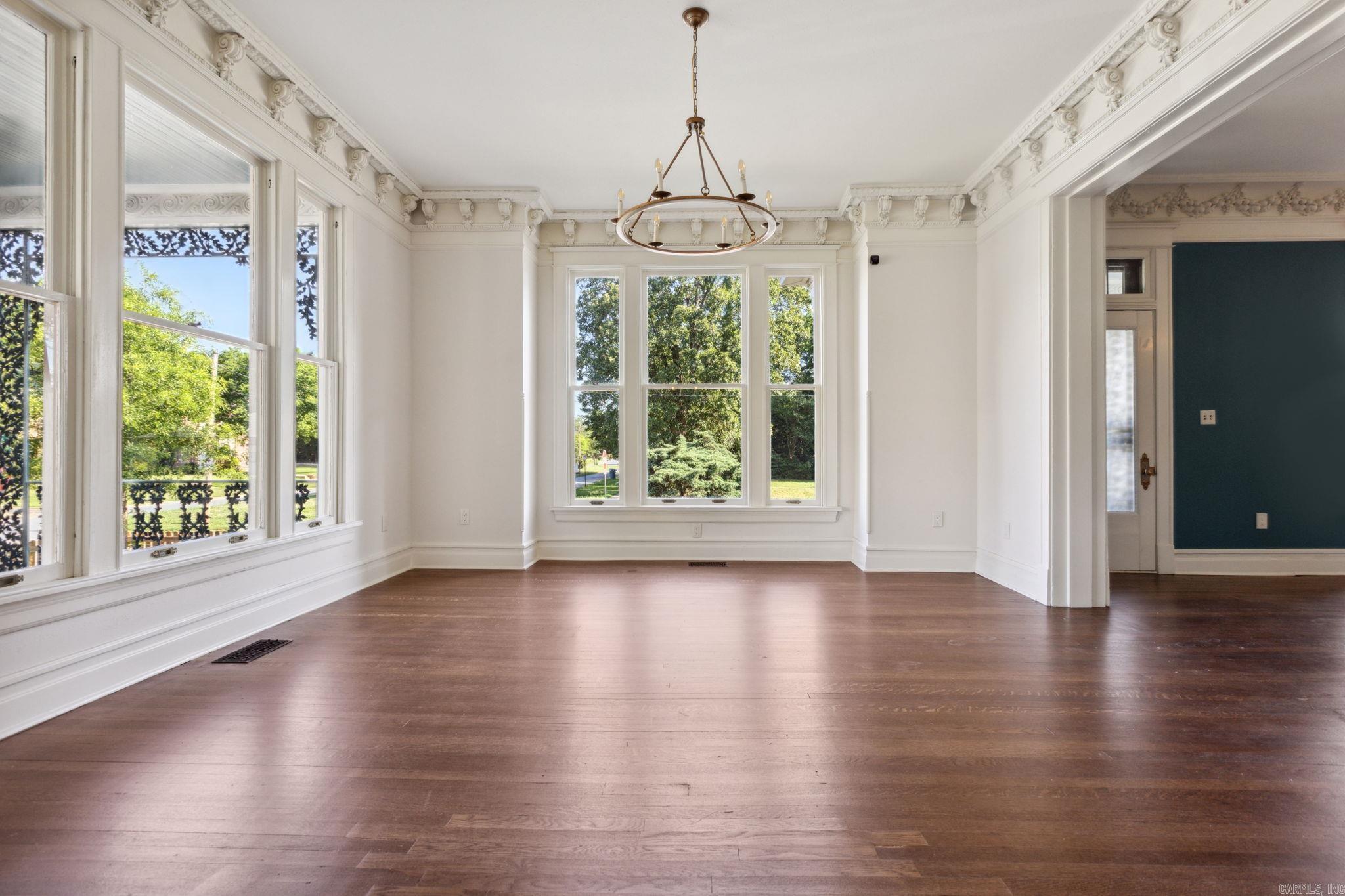 OAK TERRACE - Residential
