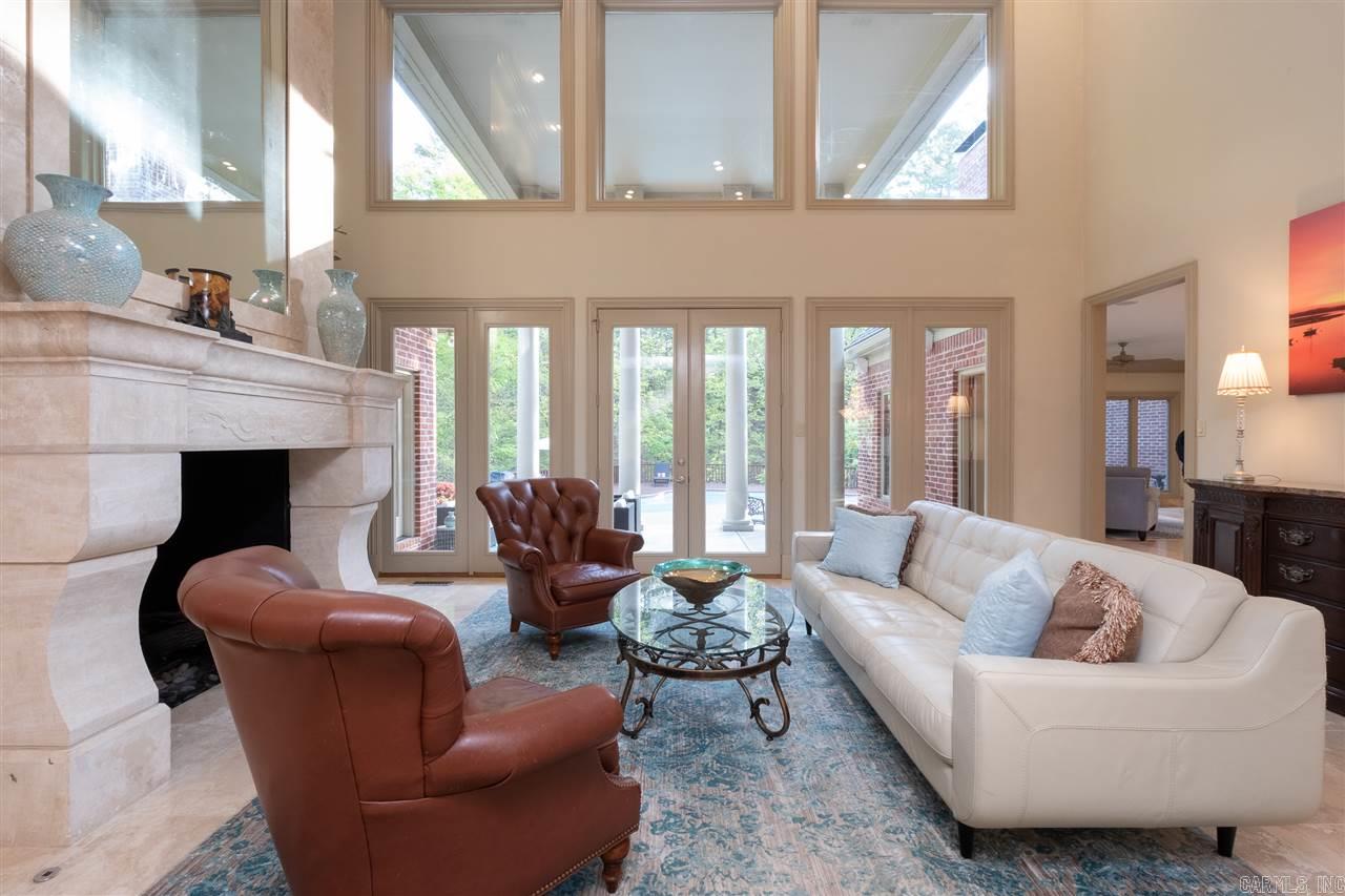 CHENAL DOWNS - Residential
