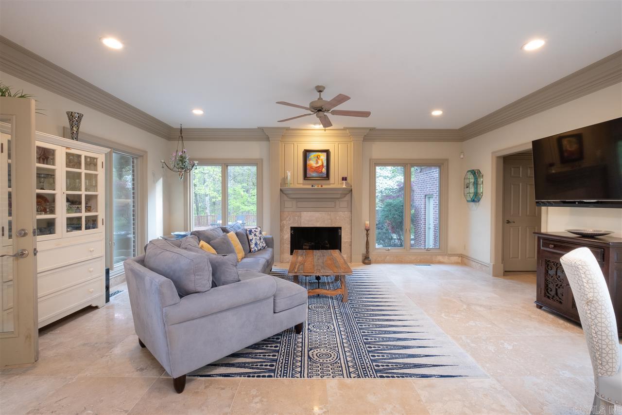 CHENAL DOWNS - Residential