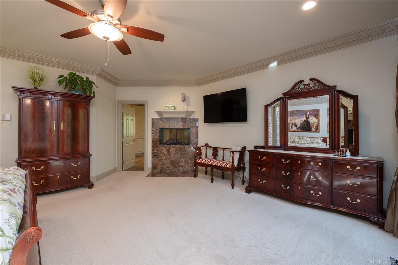 CHENAL DOWNS - Residential