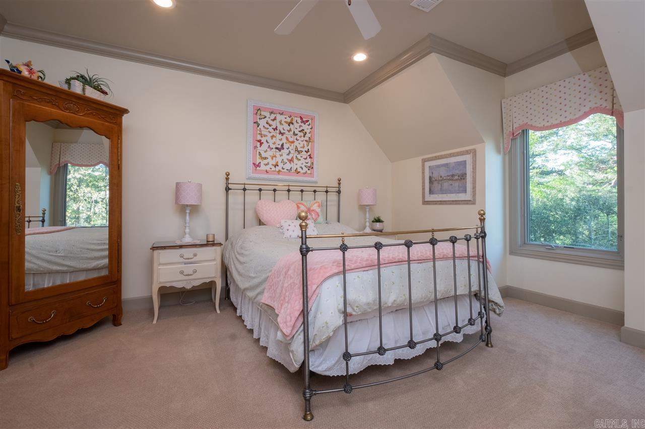 CHENAL DOWNS - Residential