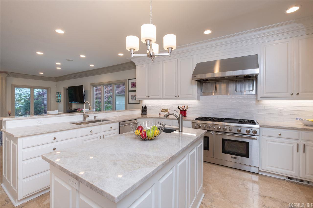 CHENAL DOWNS - Residential