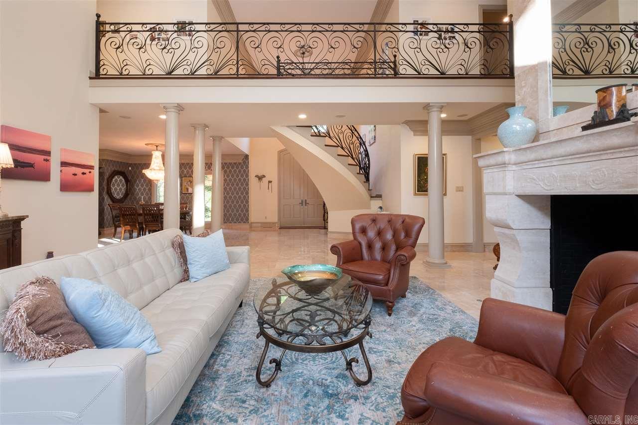 CHENAL DOWNS - Residential