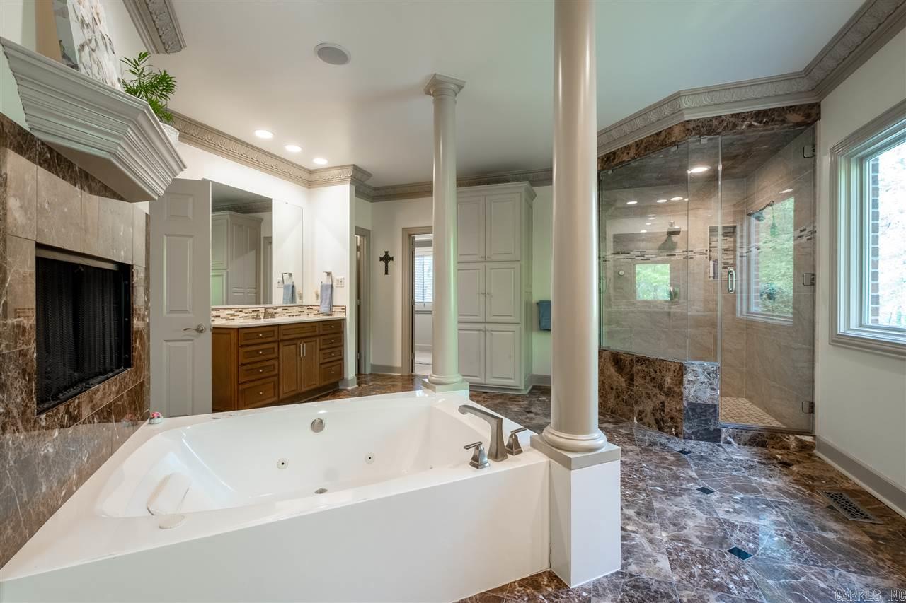 CHENAL DOWNS - Residential