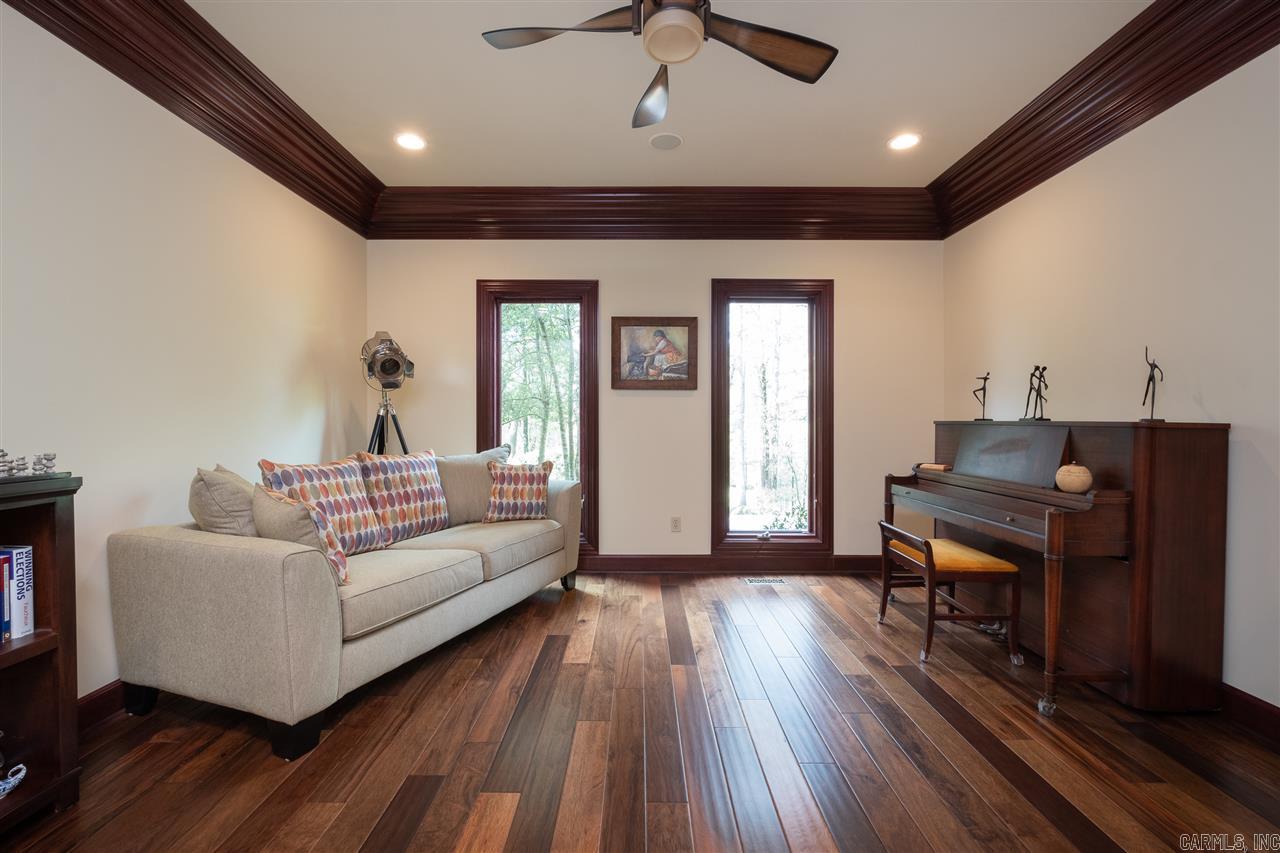 CHENAL DOWNS - Residential