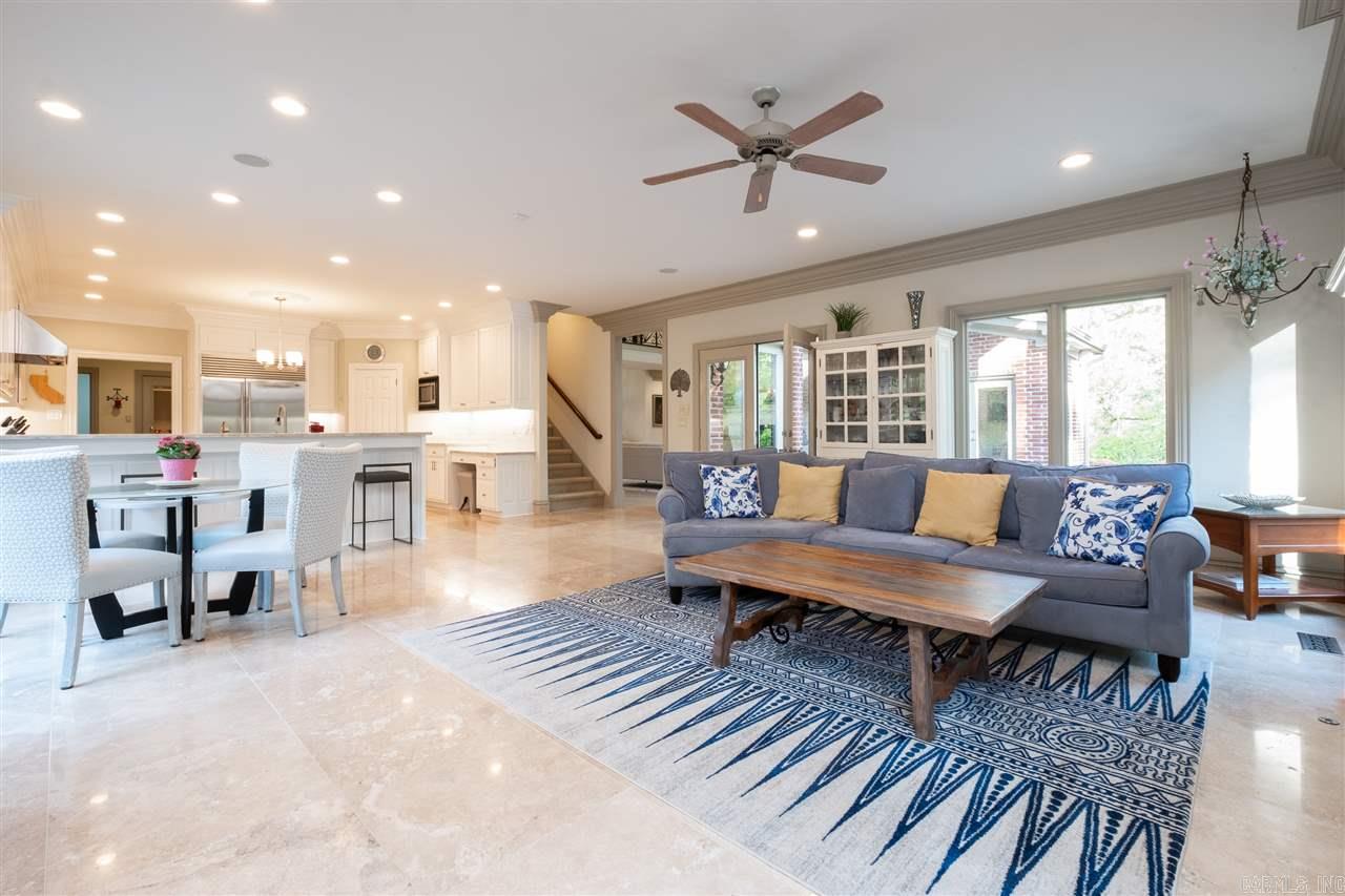 CHENAL DOWNS - Residential