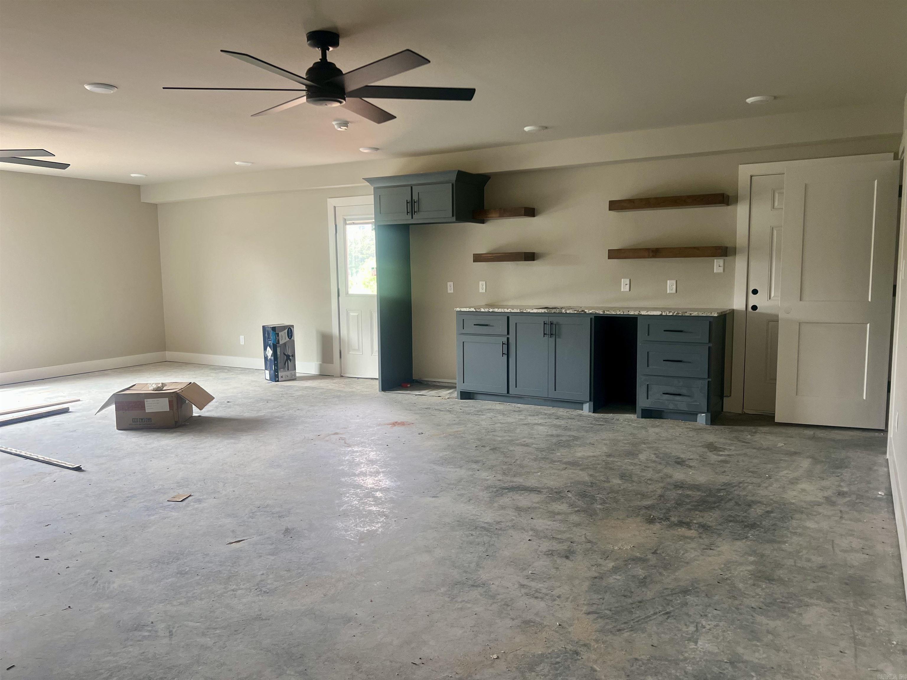 HUNTER HEIGHTS - Residential
