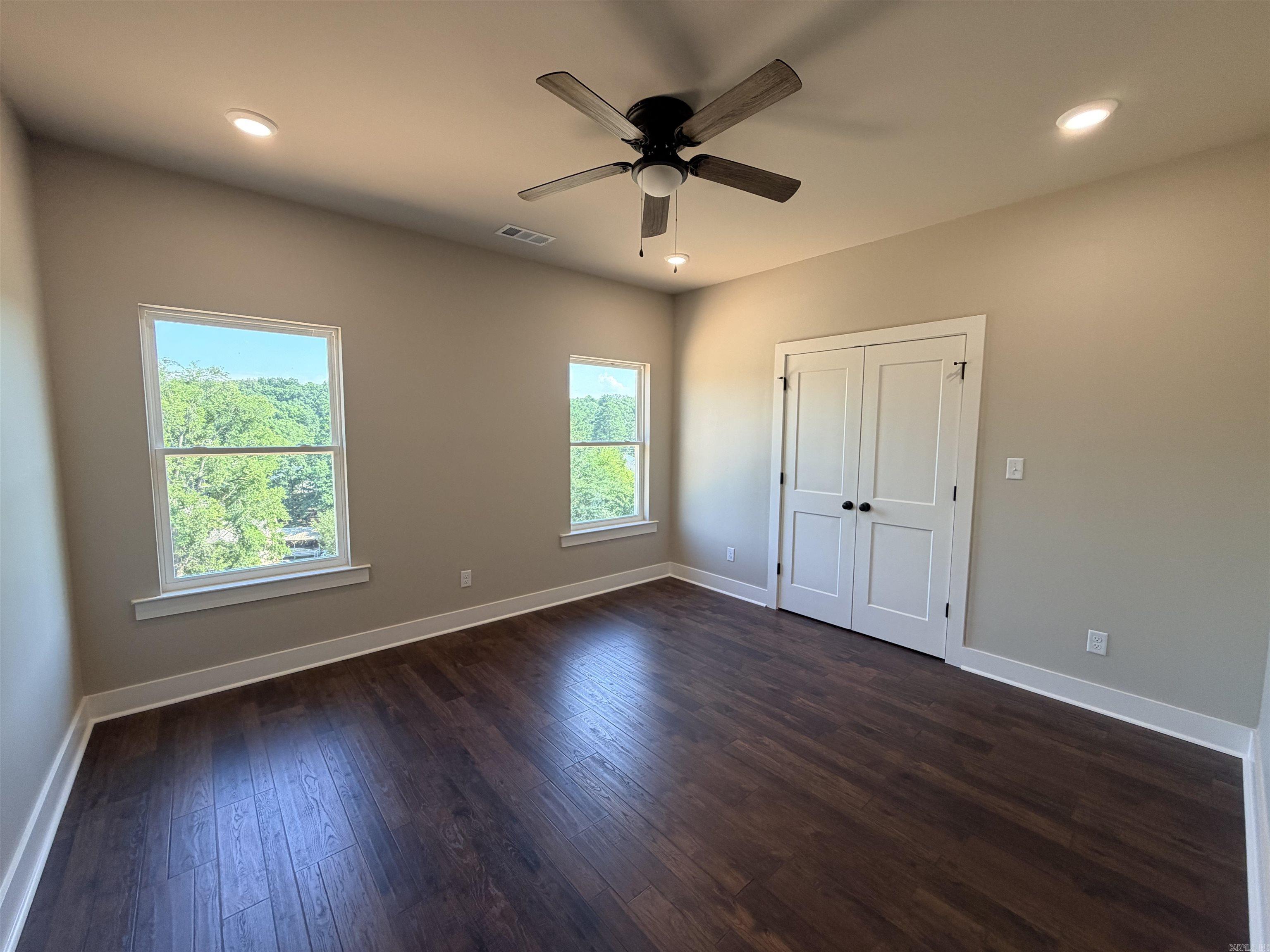 HUNTER HEIGHTS - Residential